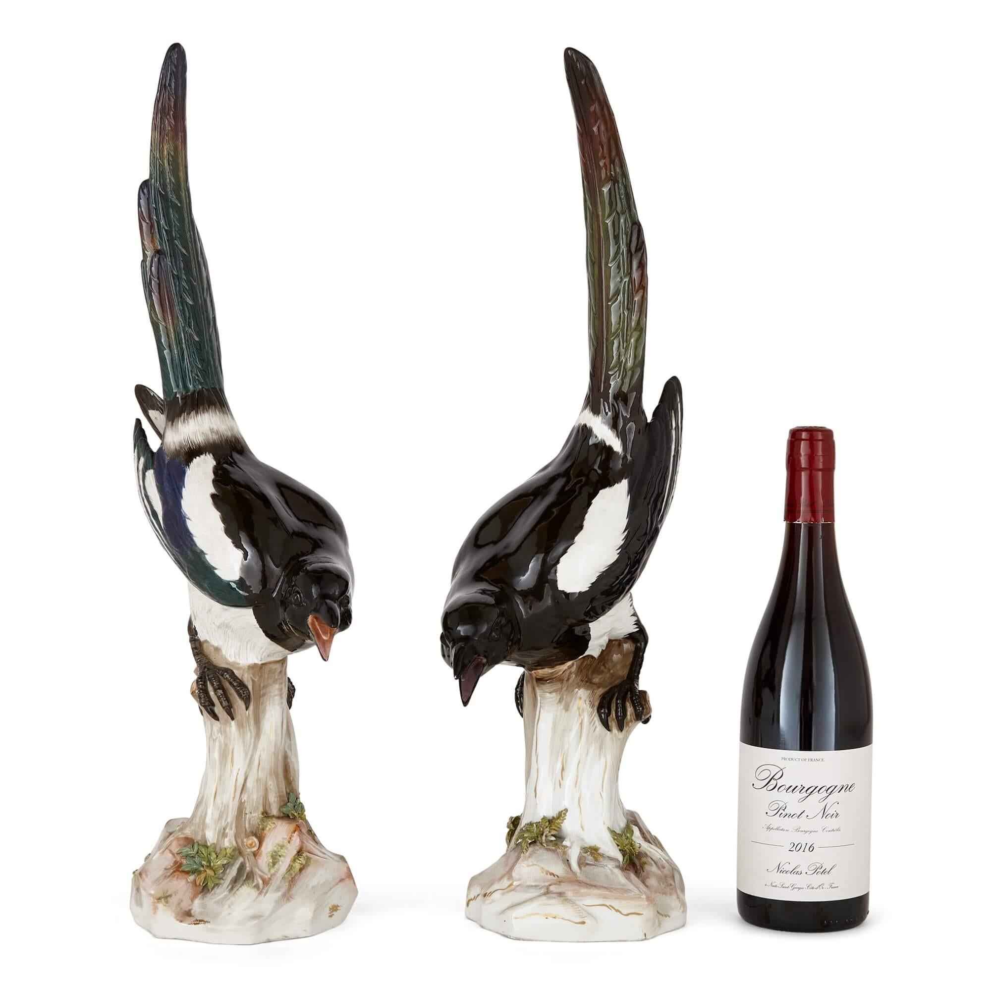 Pair of Large Meissen Porcelain Models of Magpies For Sale 1