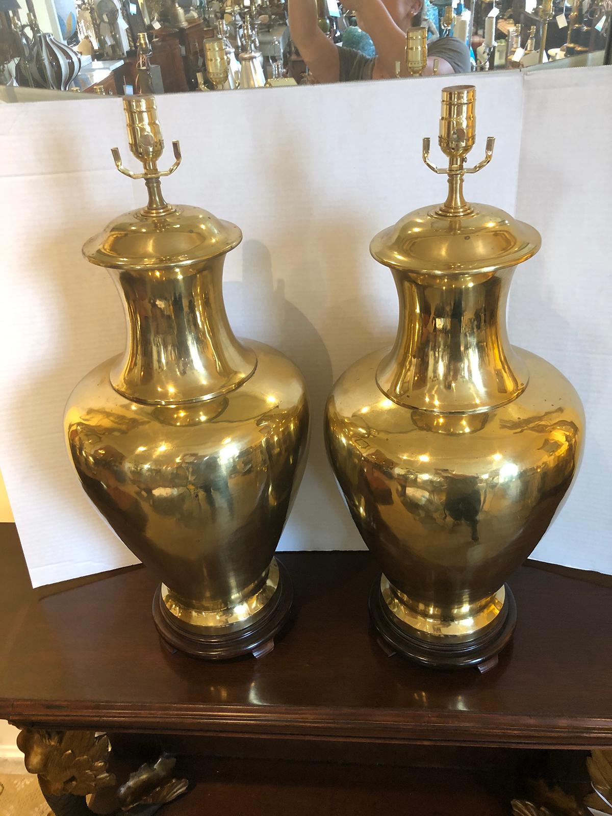 Pair of Large Mid-20th Century Urn Shaped Brass Lamps 8