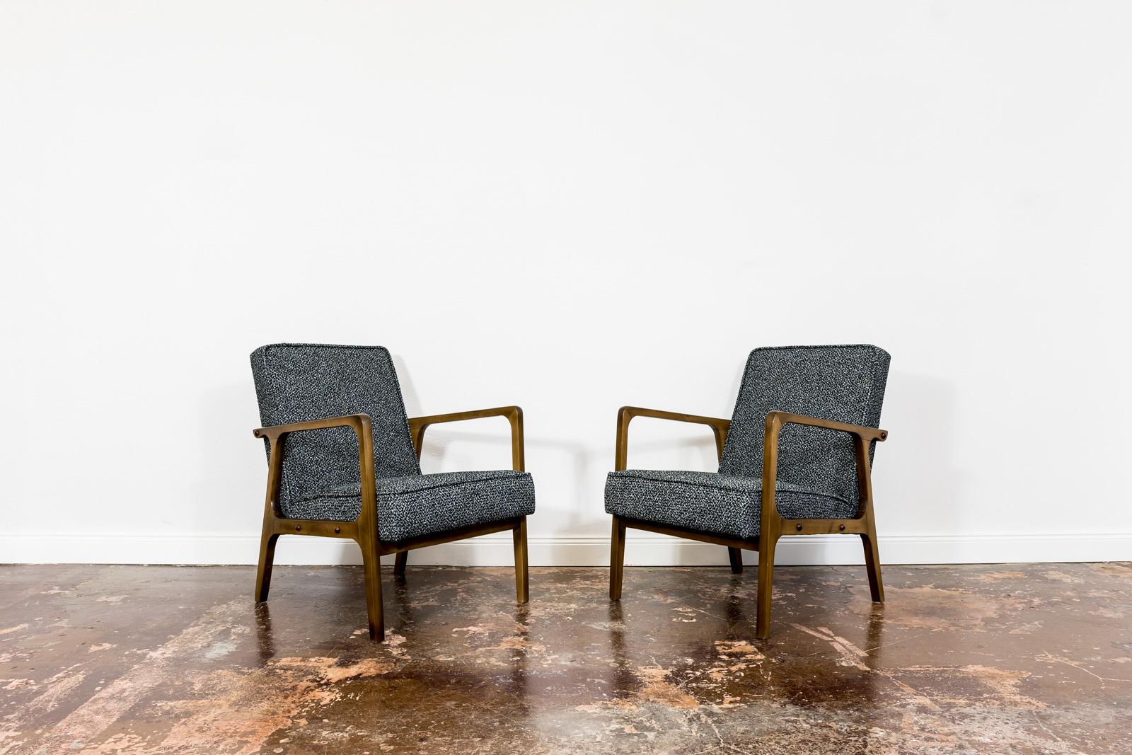 Mid-Century Modern Pair Of Mid Century Armchairs Type 04-B From Bydgoskie Fabryki Mebli, 1960's For Sale
