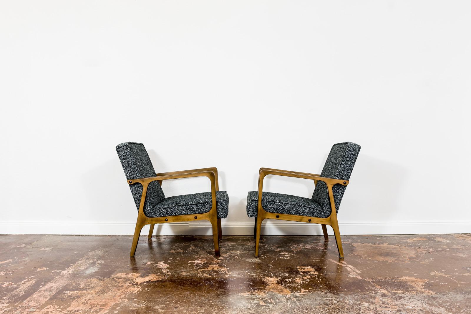 Pair Of Mid Century Armchairs Type 04-B From Bydgoskie Fabryki Mebli, 1960's In Good Condition For Sale In Wroclaw, PL