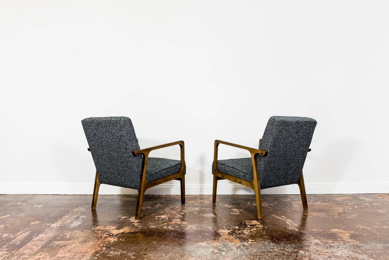 20th Century Pair Of Mid Century Armchairs Type 04-B From Bydgoskie Fabryki Mebli, 1960's For Sale