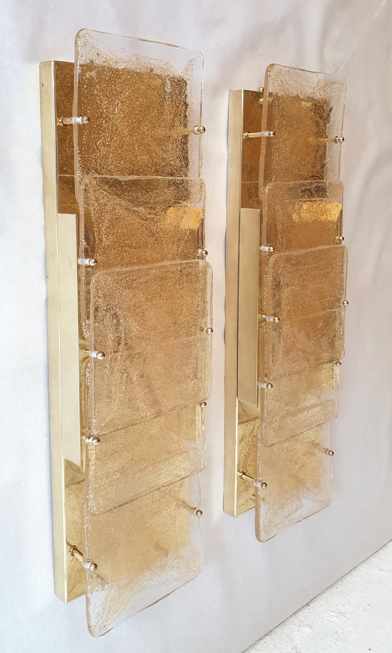 Pair of Mid-Century Modern Murano Glass Wall Sconces Attributed to Mazzega 1970s In Excellent Condition In Dallas, TX