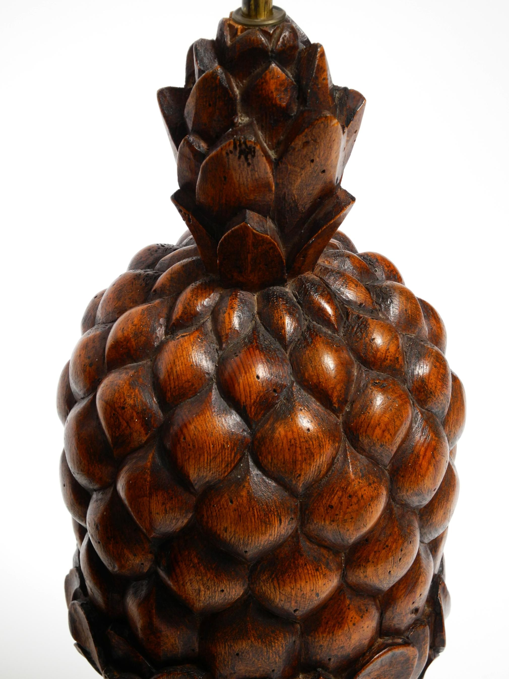 Pair of large Mid Century Modern Pineapple table lamps made of stained pinewood en vente 9