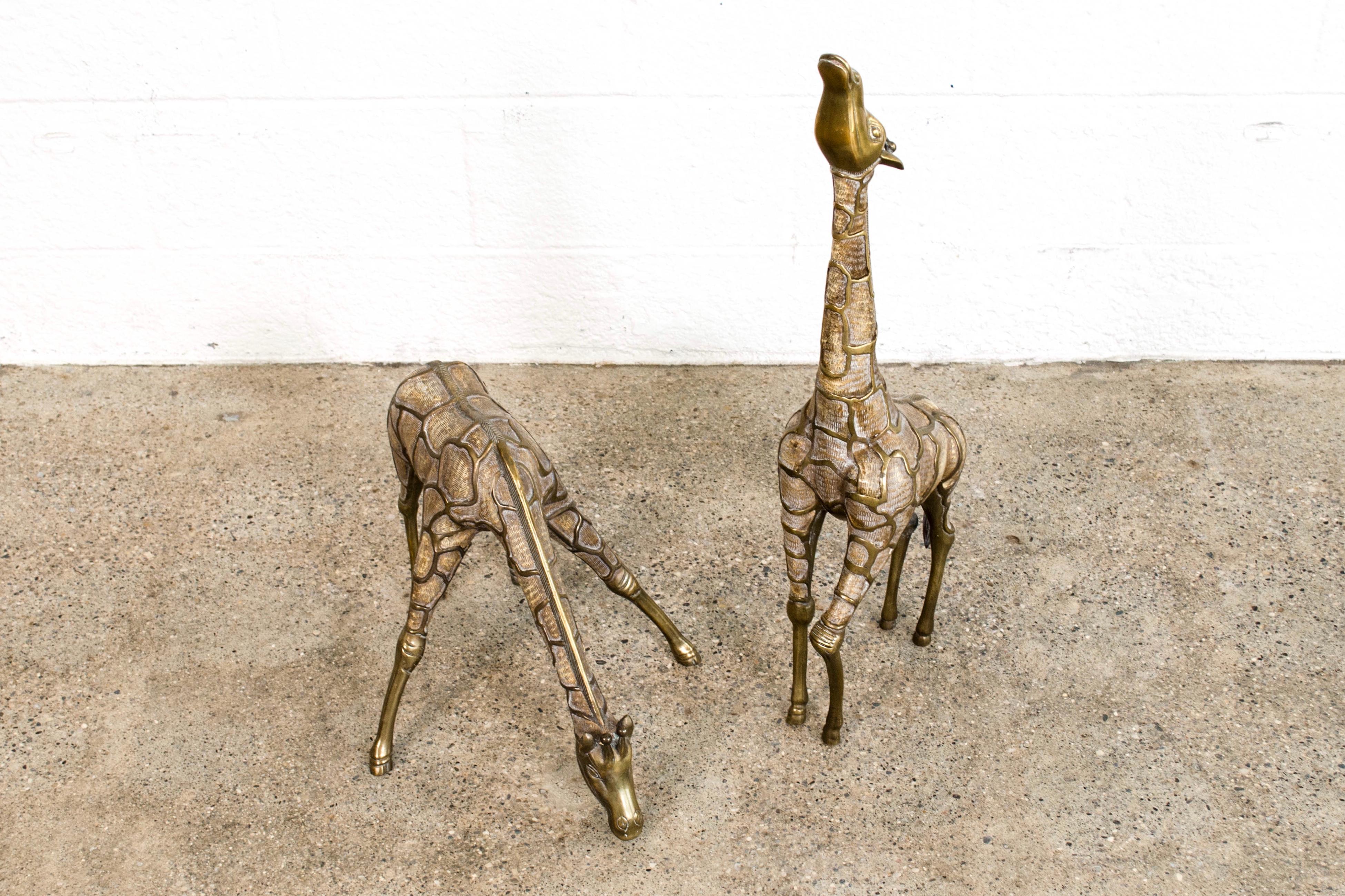 Pair of Large Mid-Century Modernist Brass Giraffe Floor Statues In Good Condition For Sale In Detroit, MI