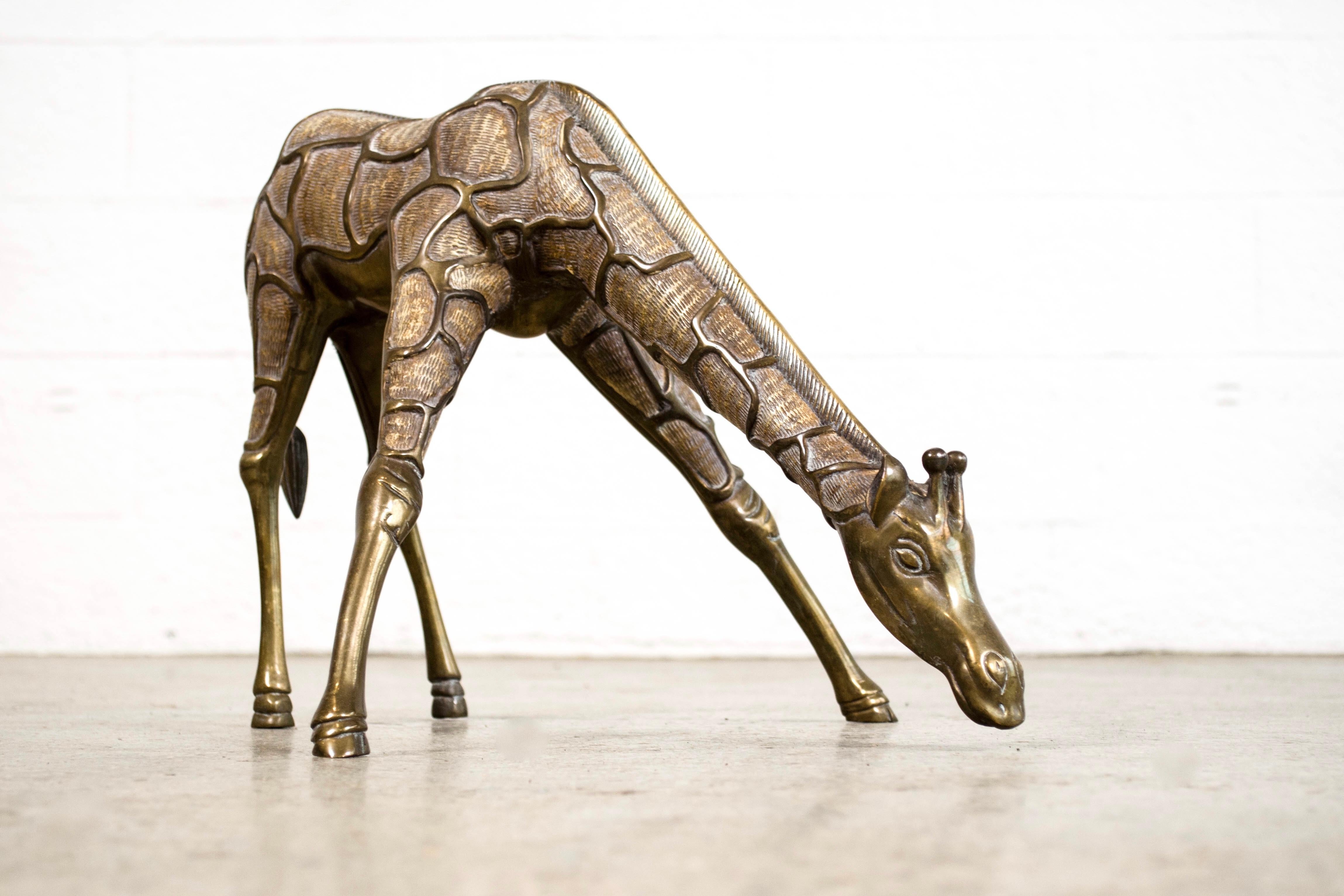 Pair of Large Mid-Century Modernist Brass Giraffe Floor Statues For Sale 1