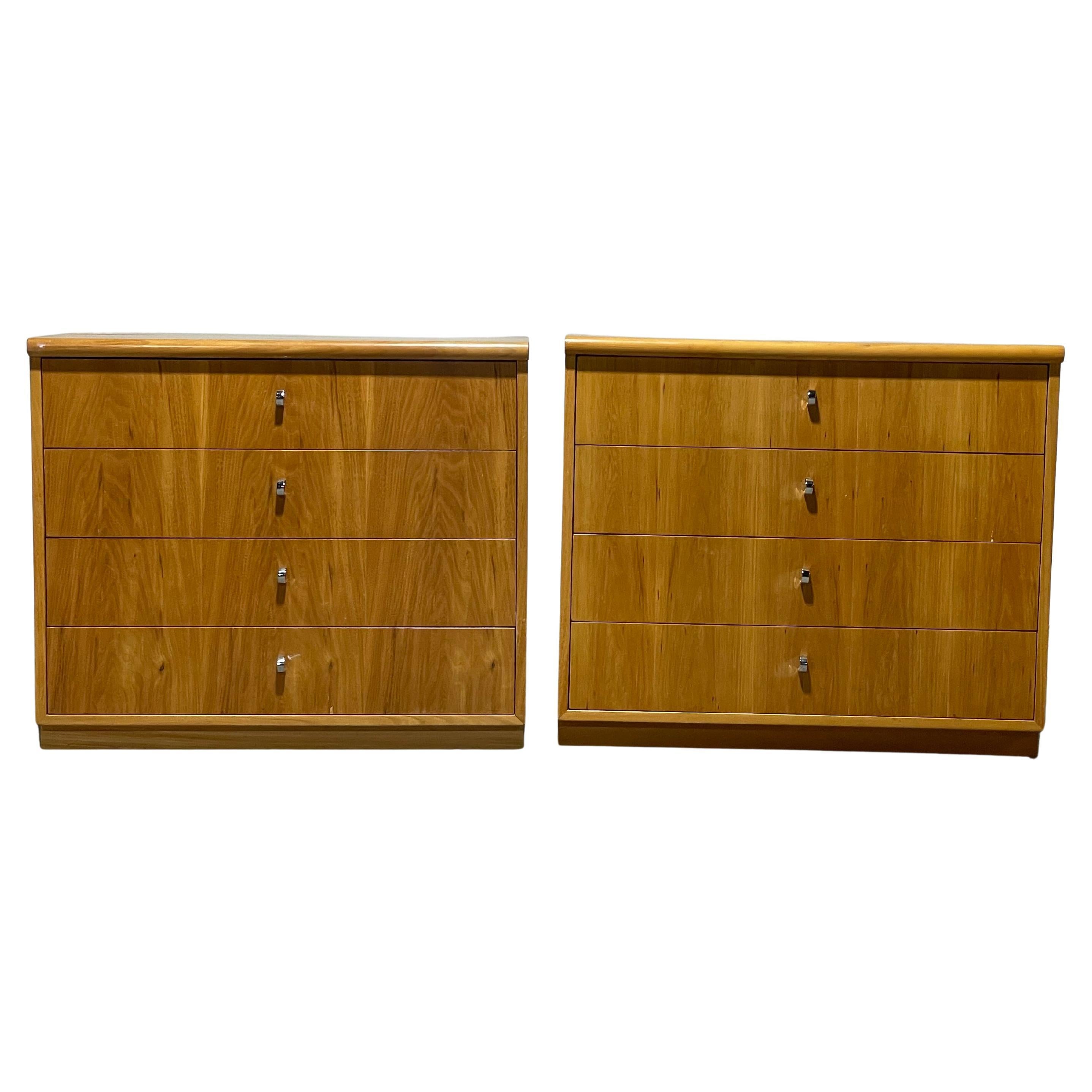 Pareja de mesillas de noche Mid Century de Founders