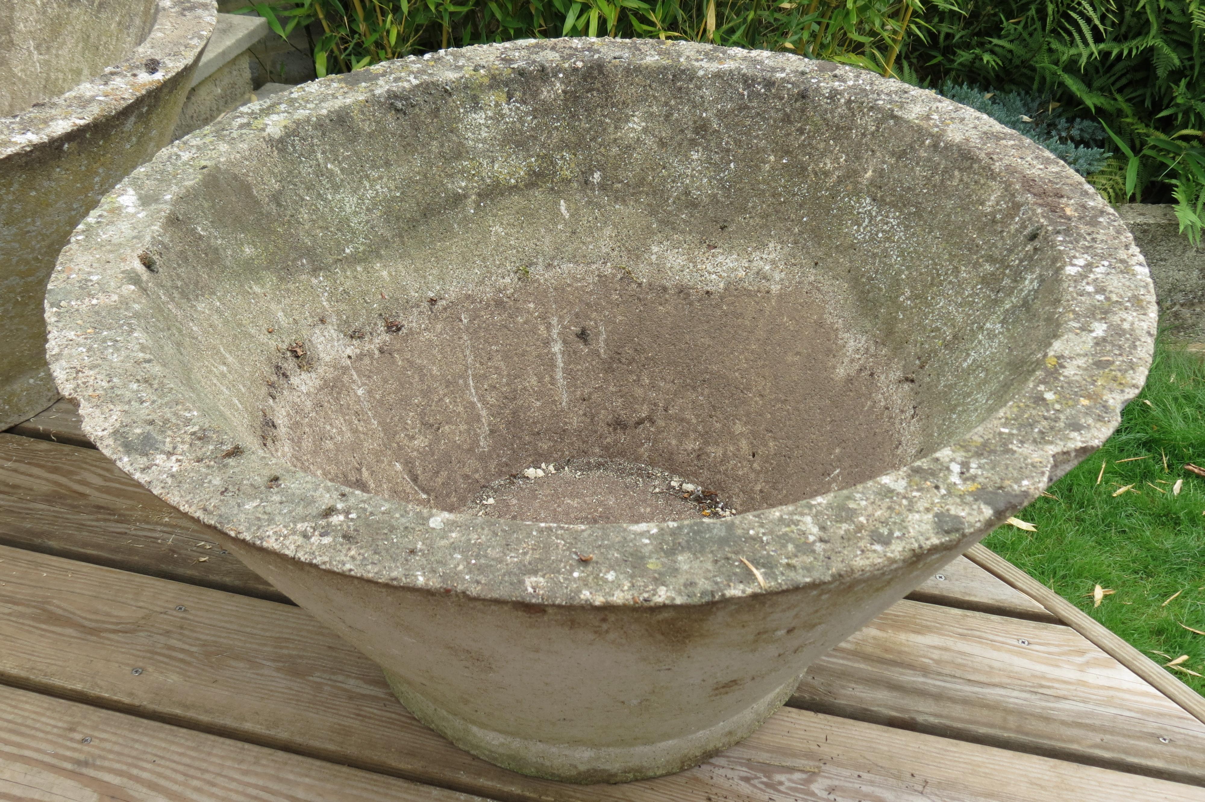 Pair of Large Midcentury Concrete Garden Pots 1970s In Good Condition In Stow on the Wold, GB