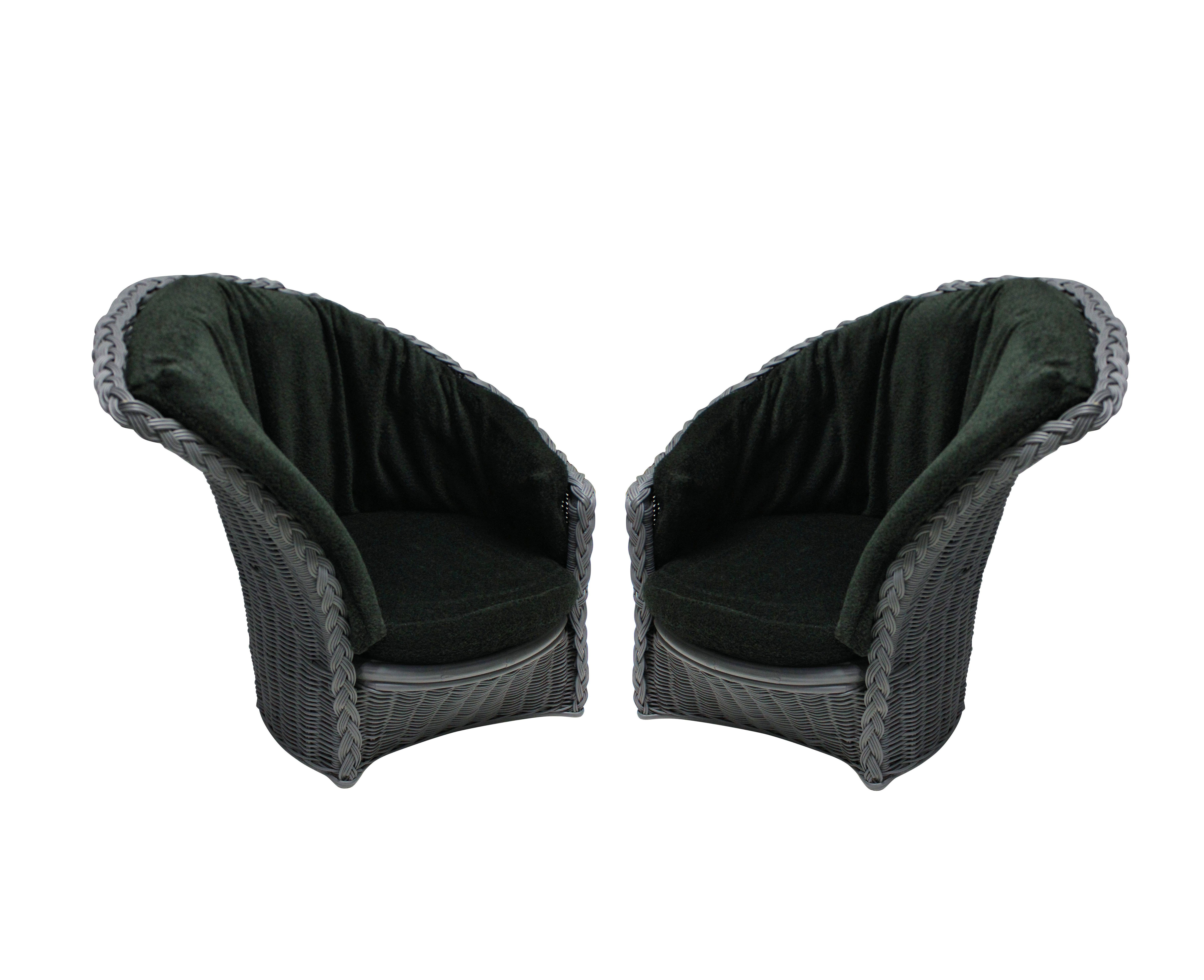 Pair of Large Midcentury Italian Rattan Lounge Chairs 3