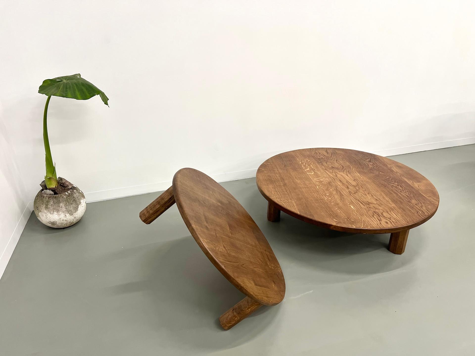 Pair of large modernist tripod french coffee tables in oak For Sale 8
