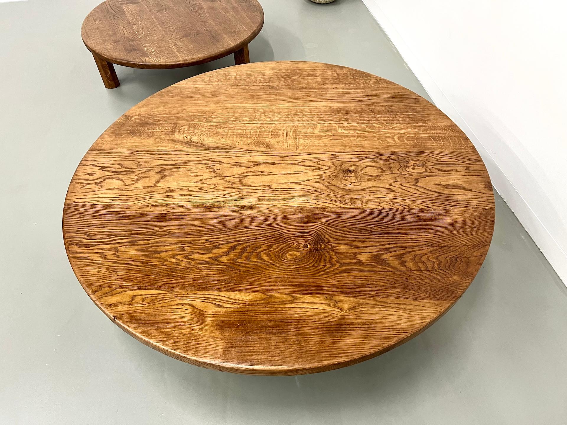 Pair of large modernist tripod french coffee tables in oak For Sale 11