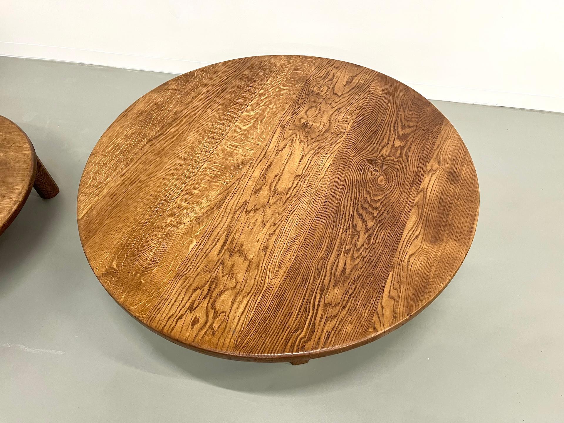 Pair of large modernist tripod french coffee tables in oak For Sale 2