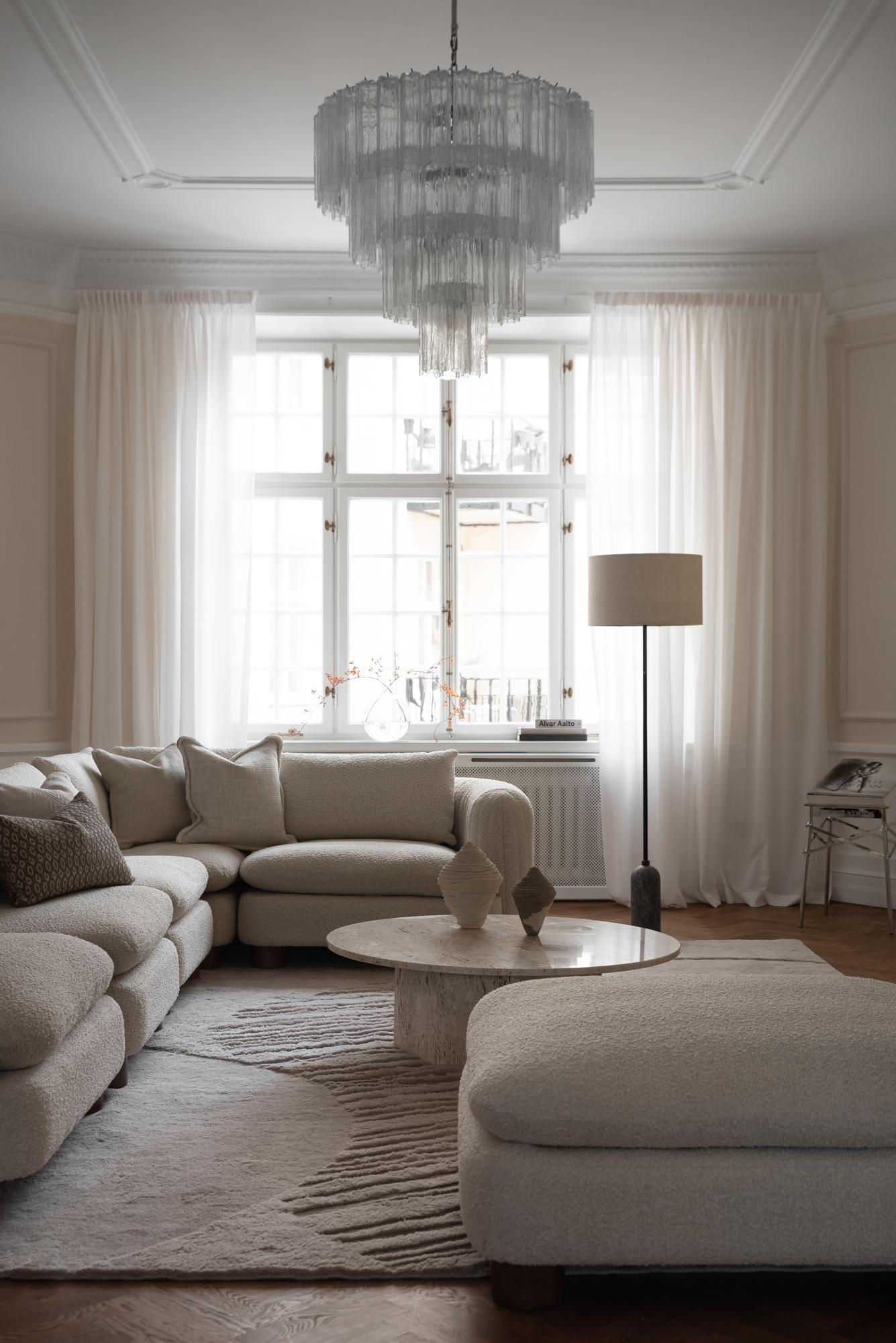Glass Pair of Large Murano Chandeliers in the of style of Venini For Sale