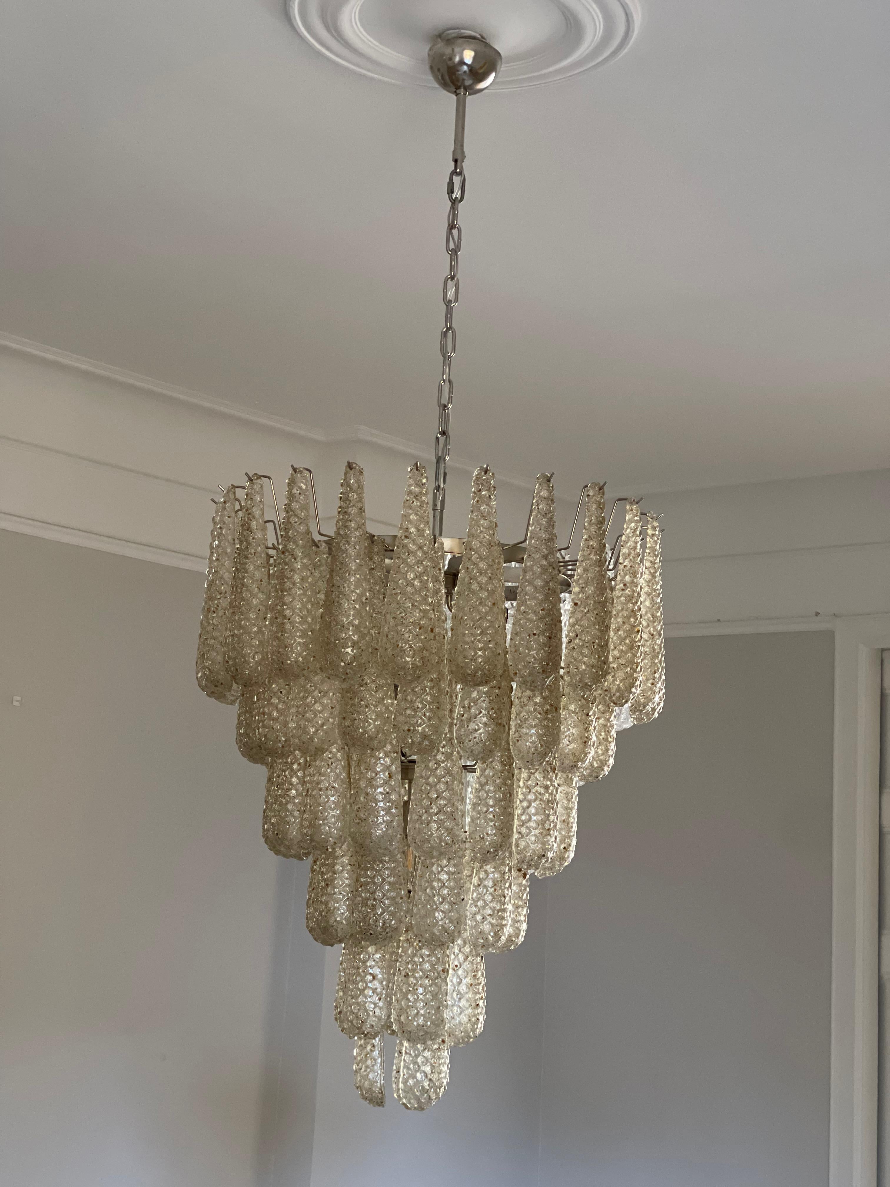 Coppia di grandi lampadari di Murano nello stile di Venini in tonalità ambra. In condizioni buone in vendita a Bromma, SE