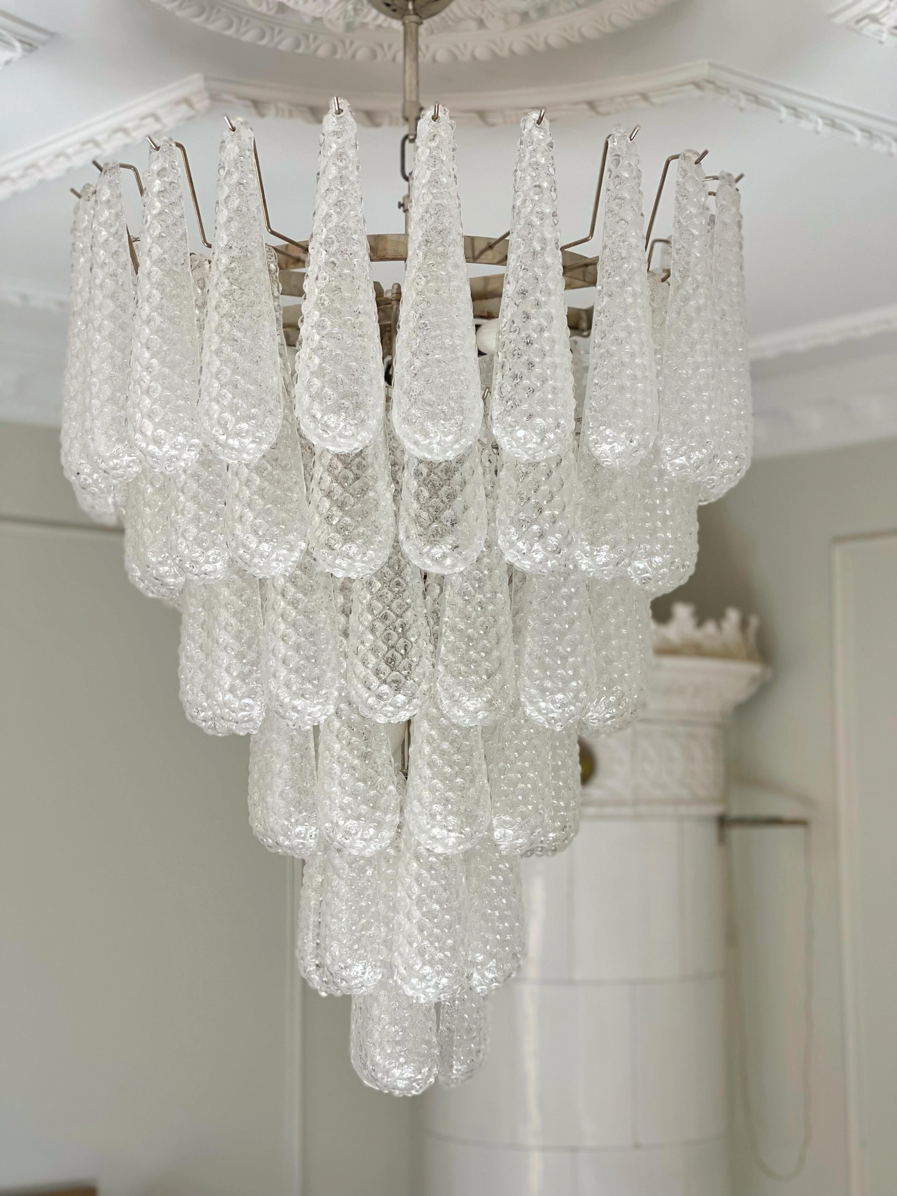 Fine XX secolo Coppia di grandi lampadari di Murano nello stile di Venini. in vendita