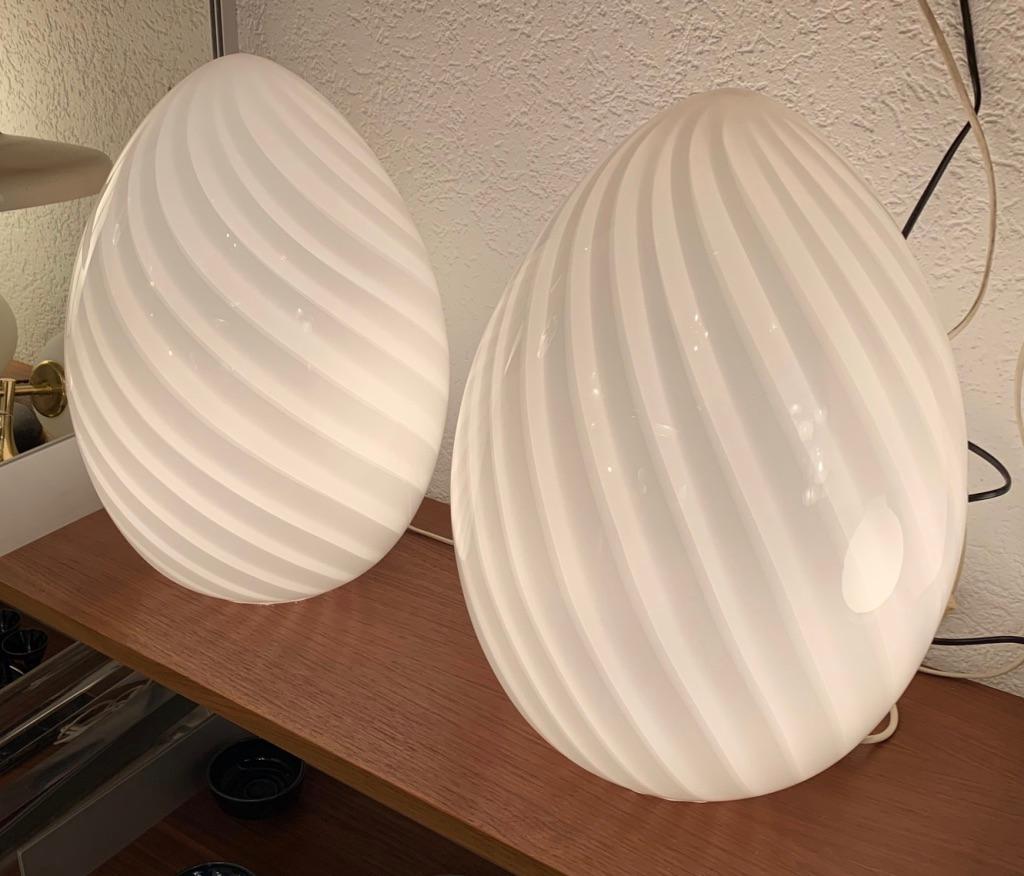 Large Murano Glass Egg Lamp In Excellent Condition In Geneva, CH