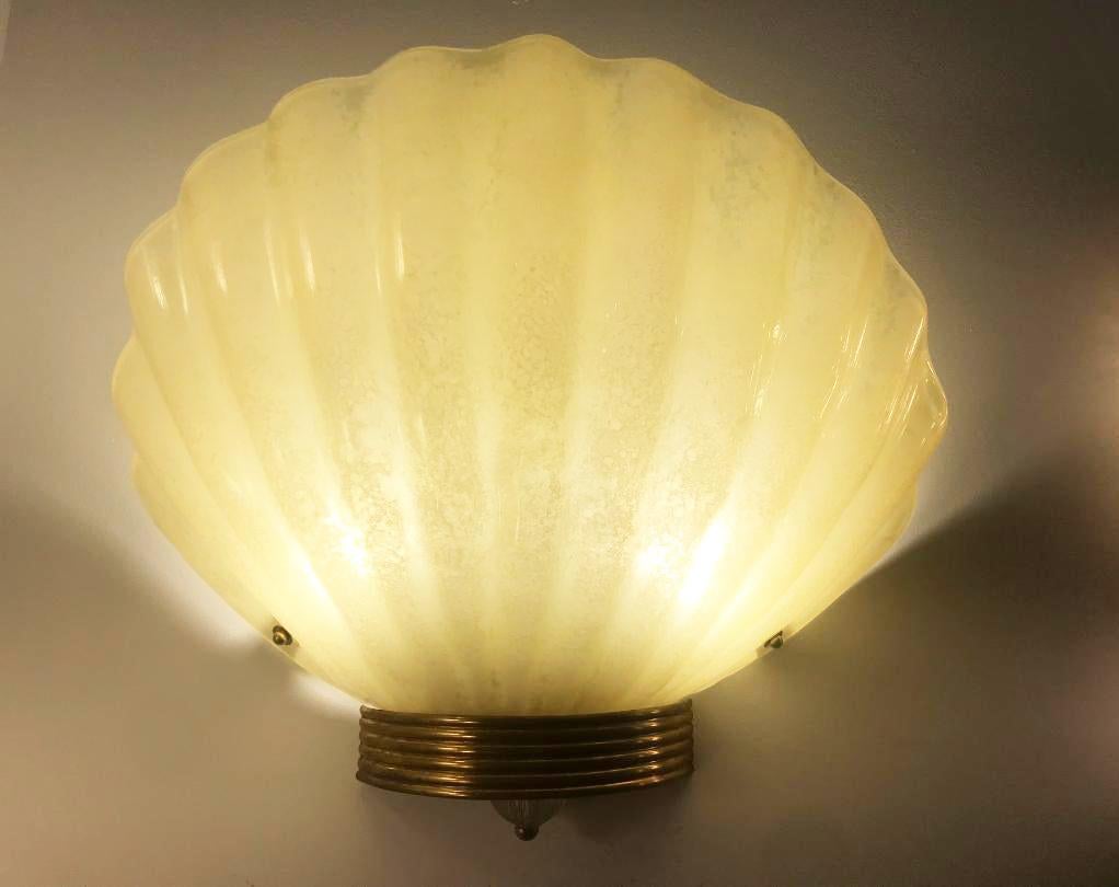 Pair of Large Murano Glass Sea Shell Wall Lights In Excellent Condition In Miami, FL