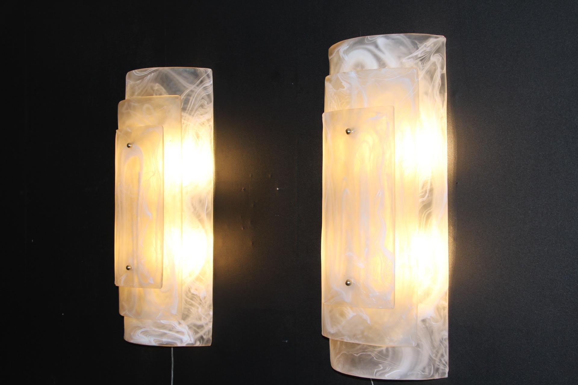 20th Century Pair of Large Murano Glass Wall Lights in Alabaster Decor, Long Wall Lights For Sale