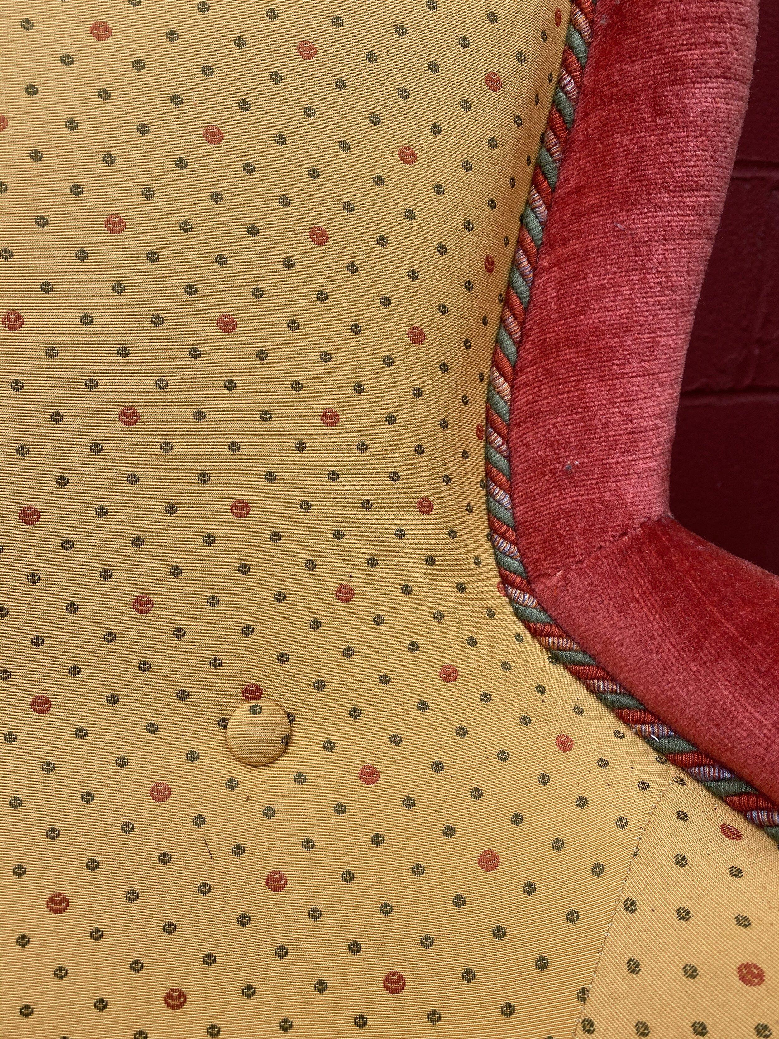 Paire de grands fauteuils Napoléon III en or et rouge en vente 9