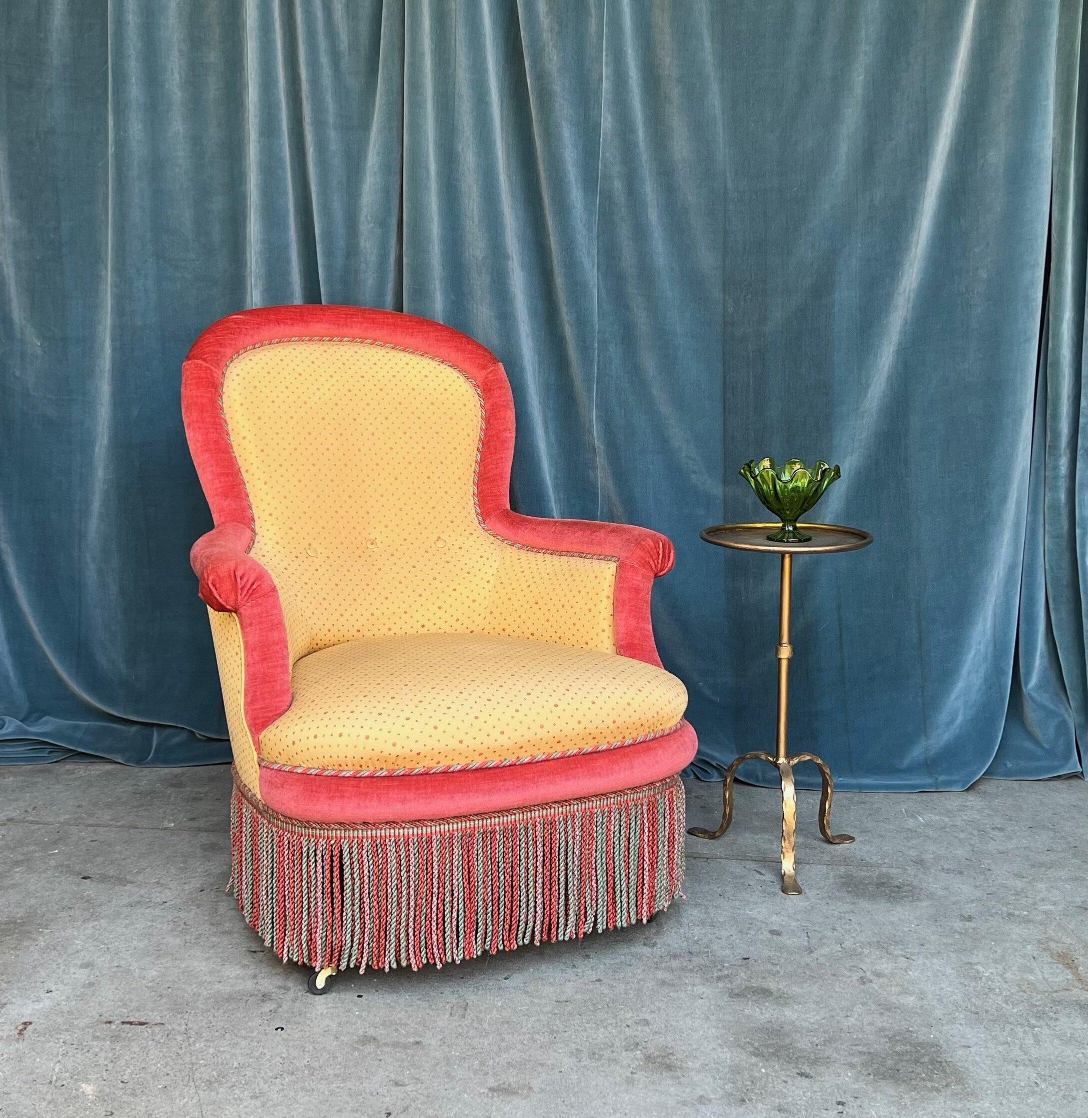 Pair of Large Napoleon III Armchairs in Gold and Red In Good Condition For Sale In Buchanan, NY