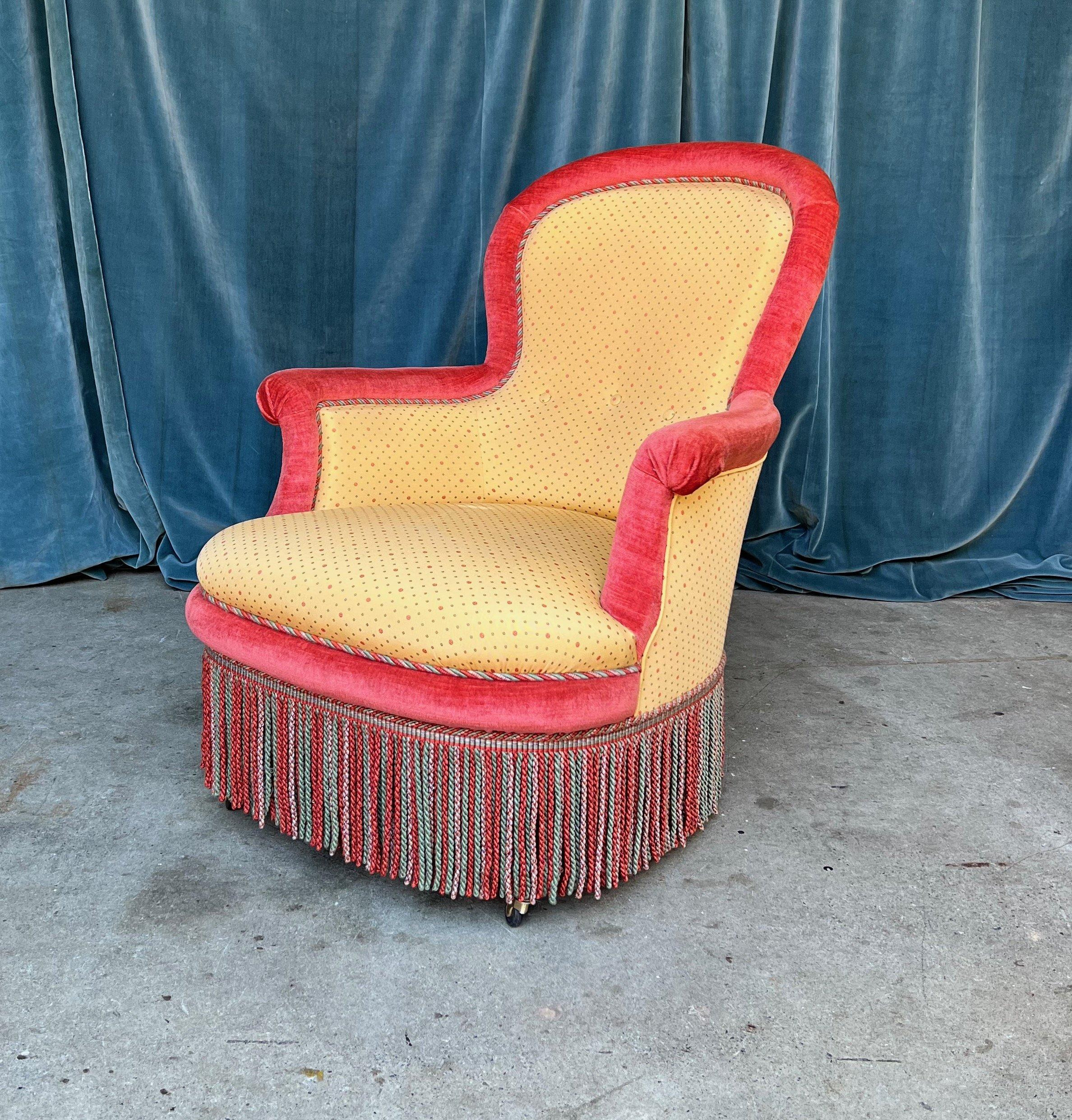 Fabric Pair of Large Napoleon III Armchairs in Gold and Red For Sale