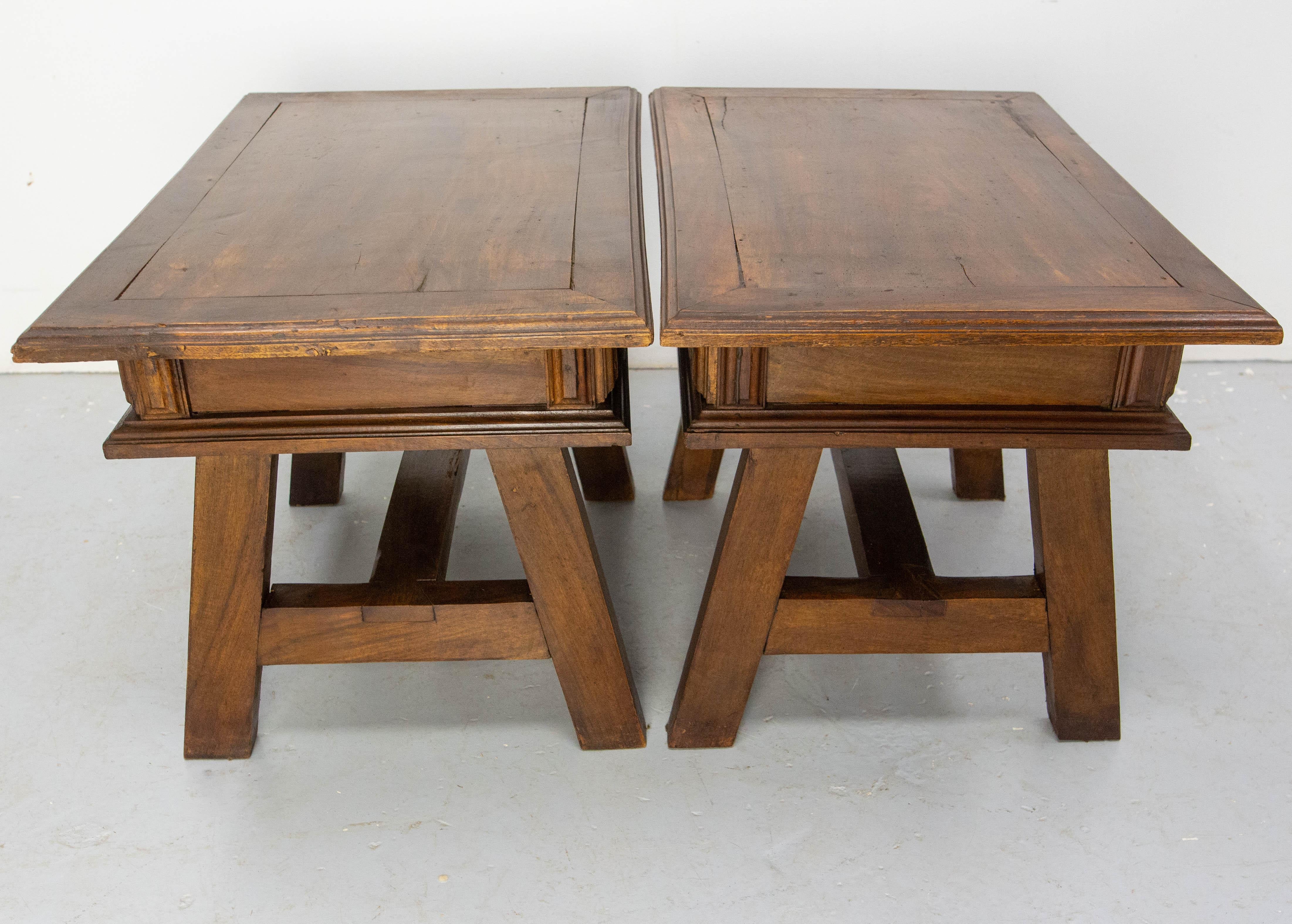 Coppia di grandi comodini armadietti da letto in legno esotico, Brasile, circa 1960 in vendita 1