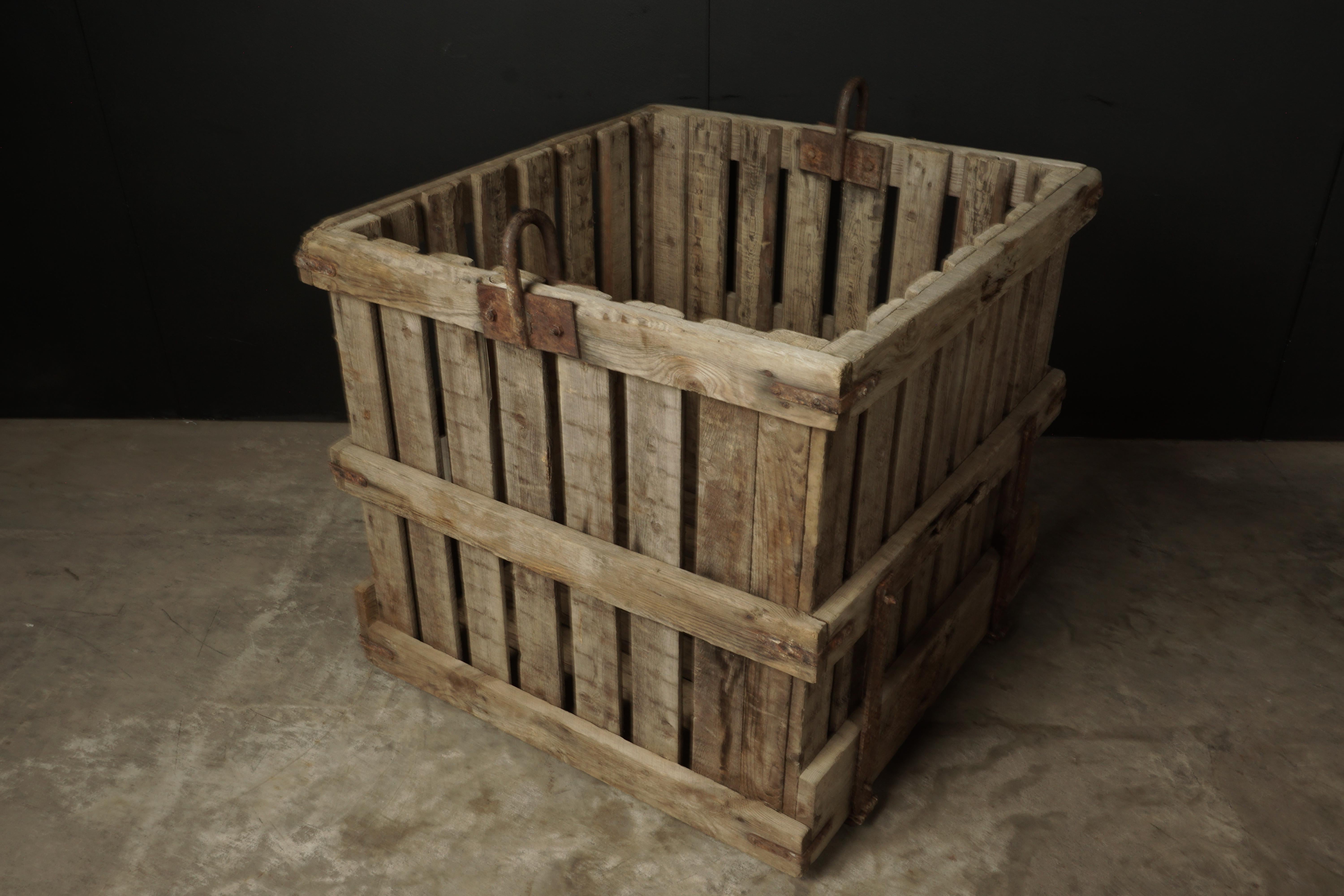 Large Pair of Oak Shipping Crates from France, circa 1940 In Good Condition In Nashville, TN
