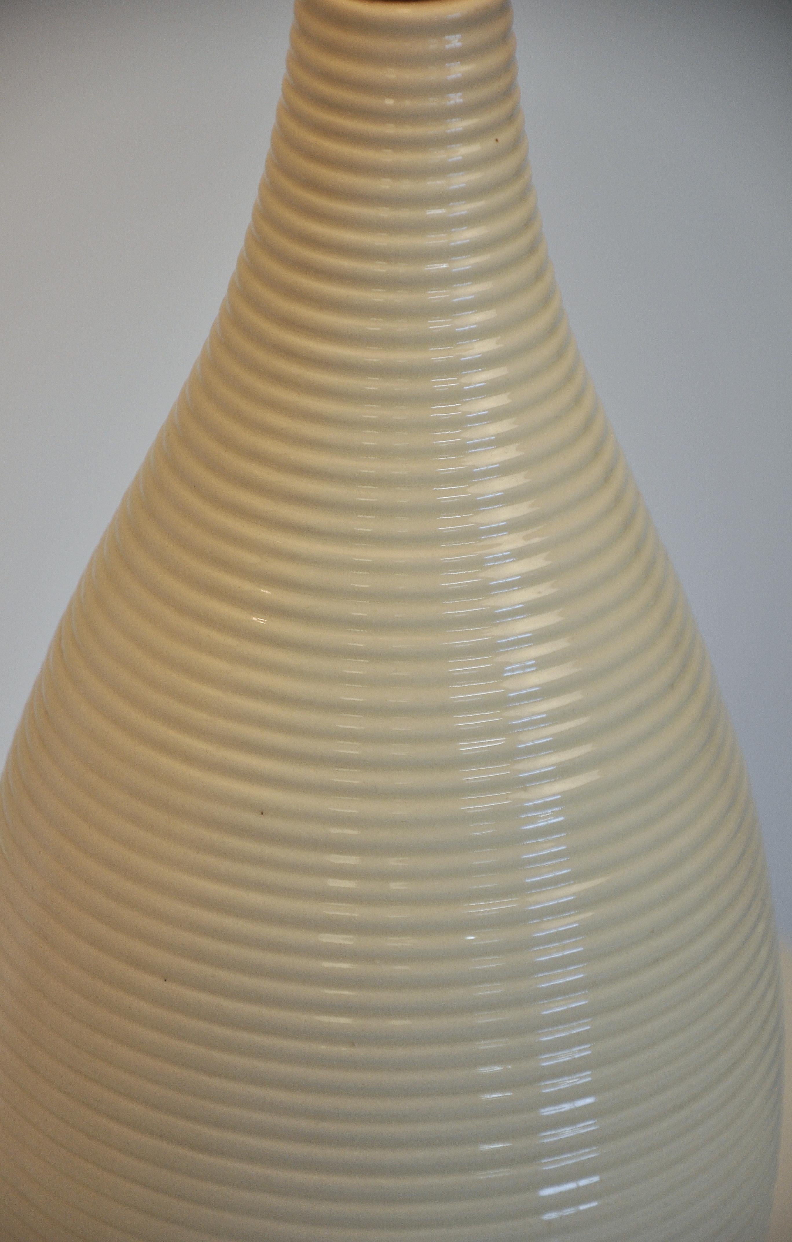 Ceramic Pair of Mid-Century Modern White Beehive Lamps