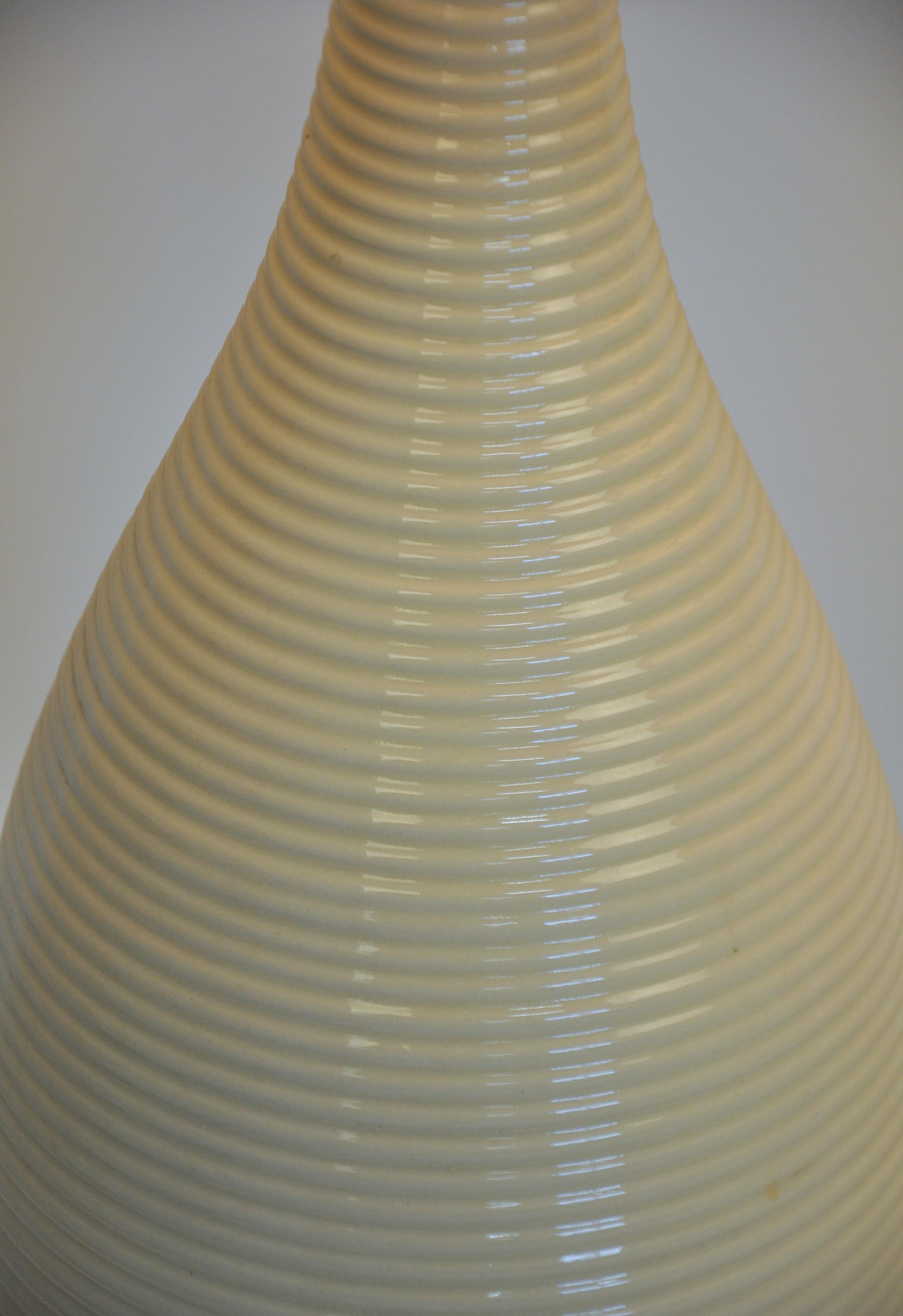 Pair of Mid-Century Modern White Beehive Lamps 1