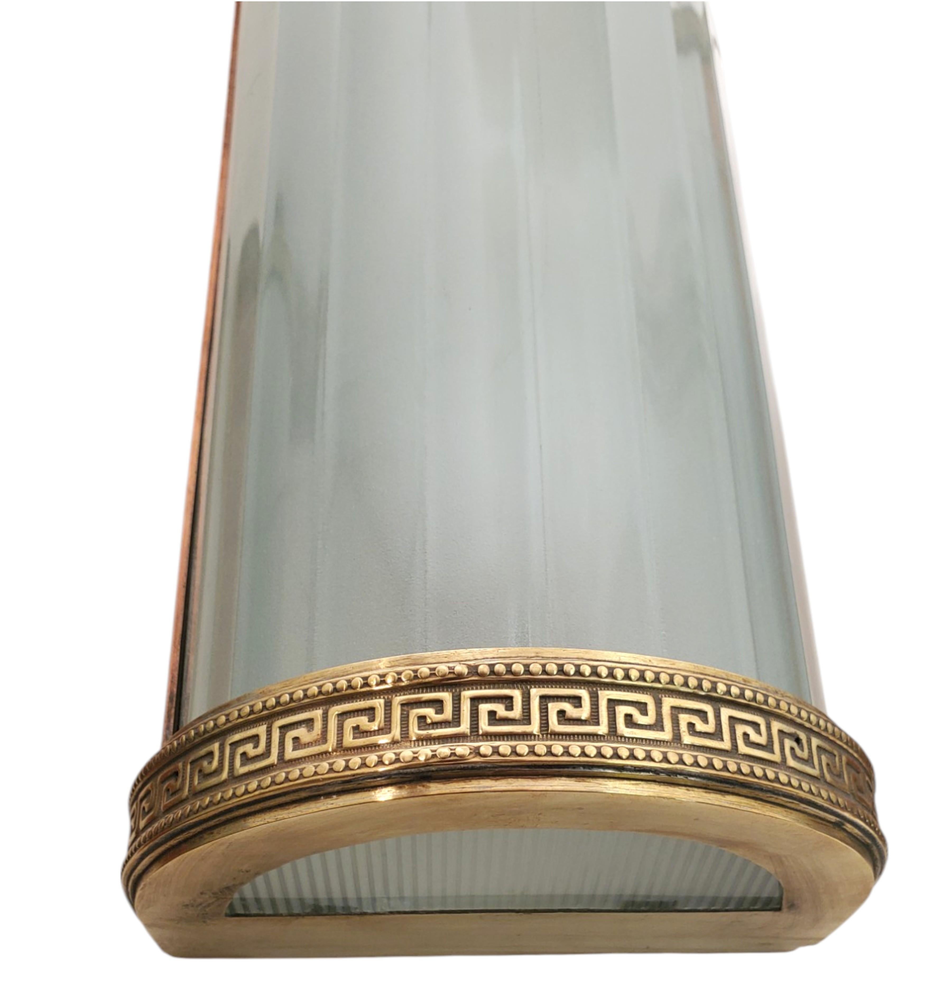 Coppia di grandi applique tubolari originali in vetro con cornici in ottone e rame in vendita 11