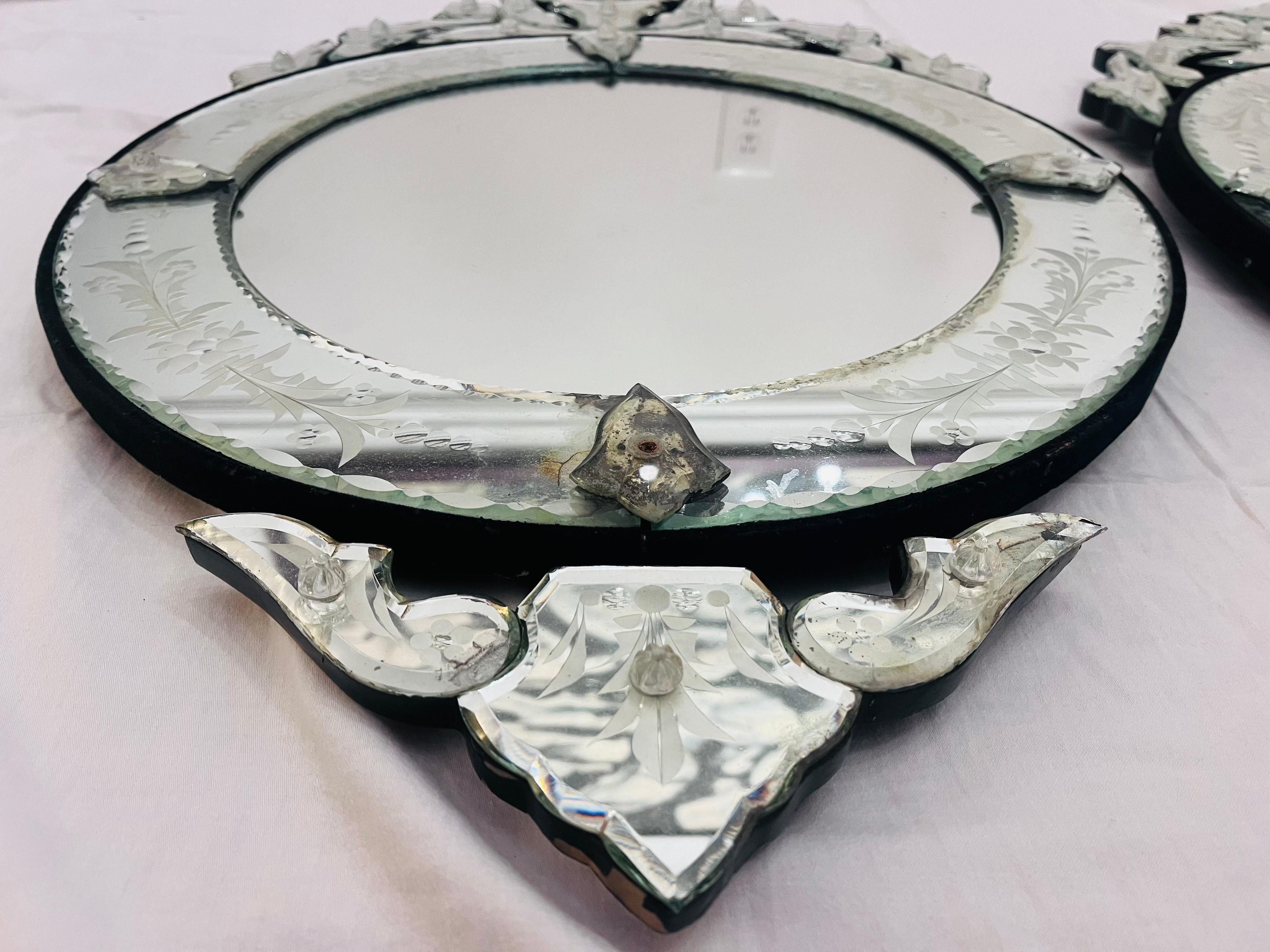20th Century Pair of Large Ornate Venetian Mirrors of Round Tondo Form with Foliate Designs For Sale