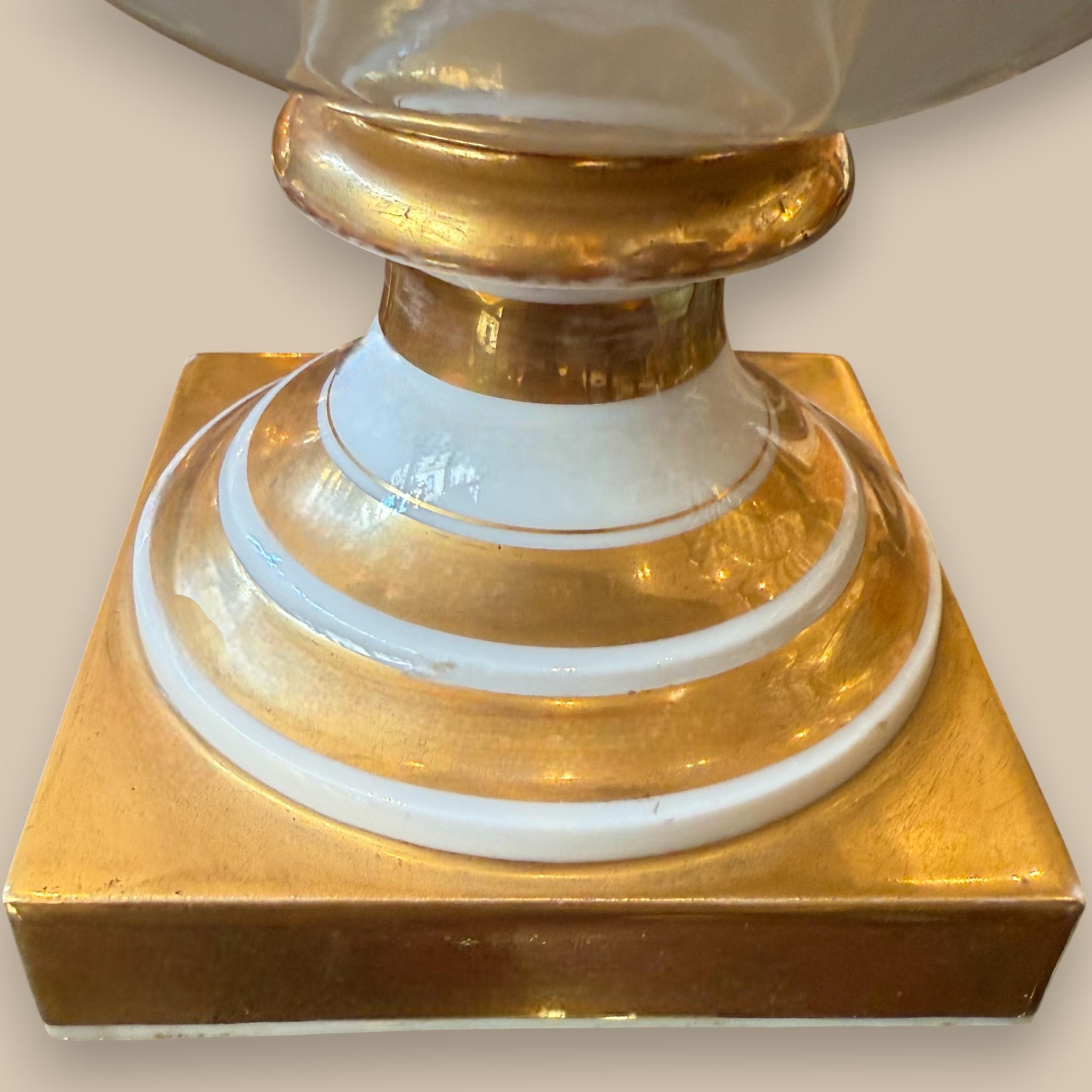 Coppia di grandi porcellane di Charles Paris con doratura, periodo Charles X, circa 1820-1830 in vendita 4