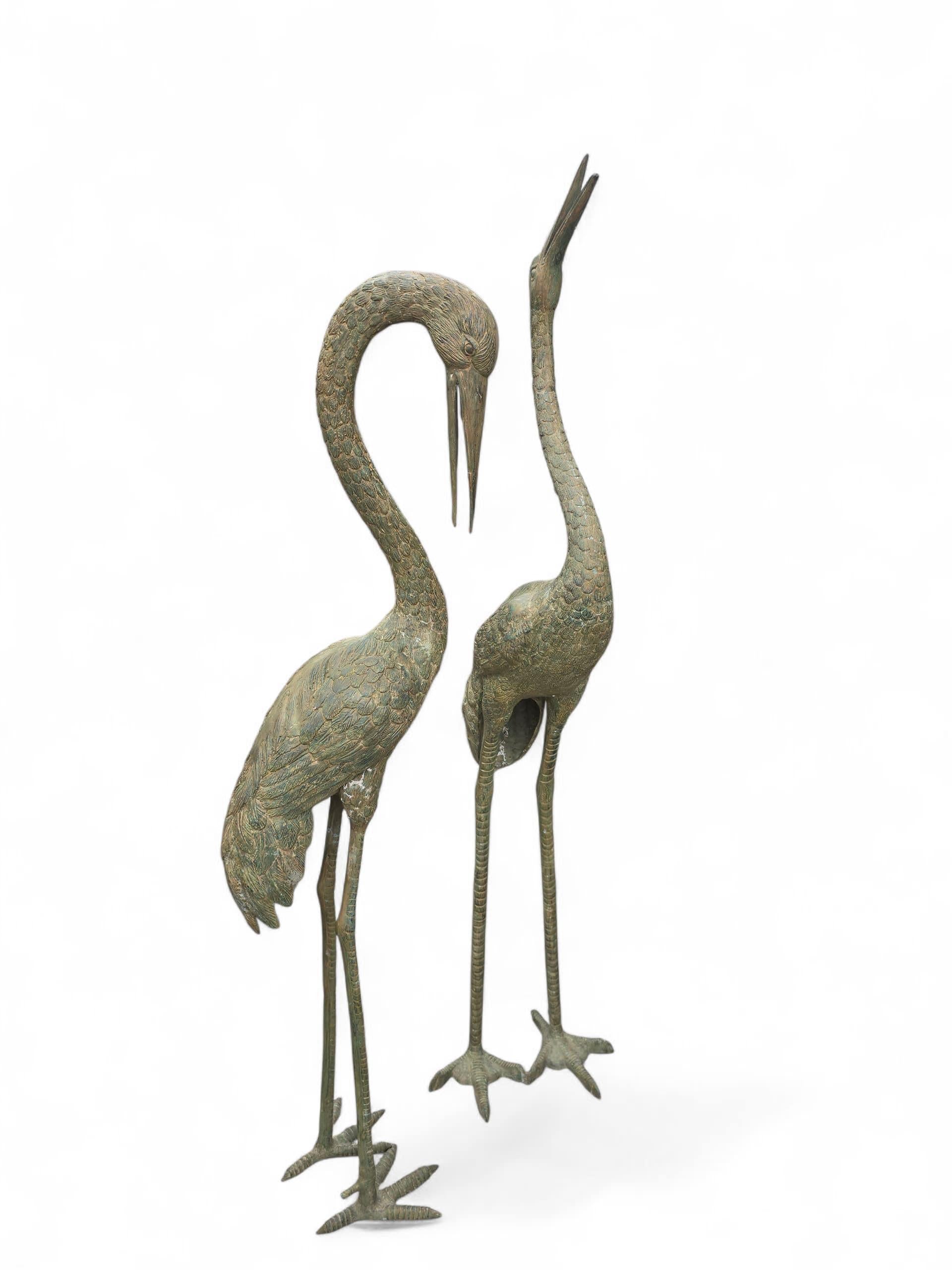 Bronzo Coppia di grandi sculture di aironi in bronzo patinato, XX secolo 180 CM in vendita