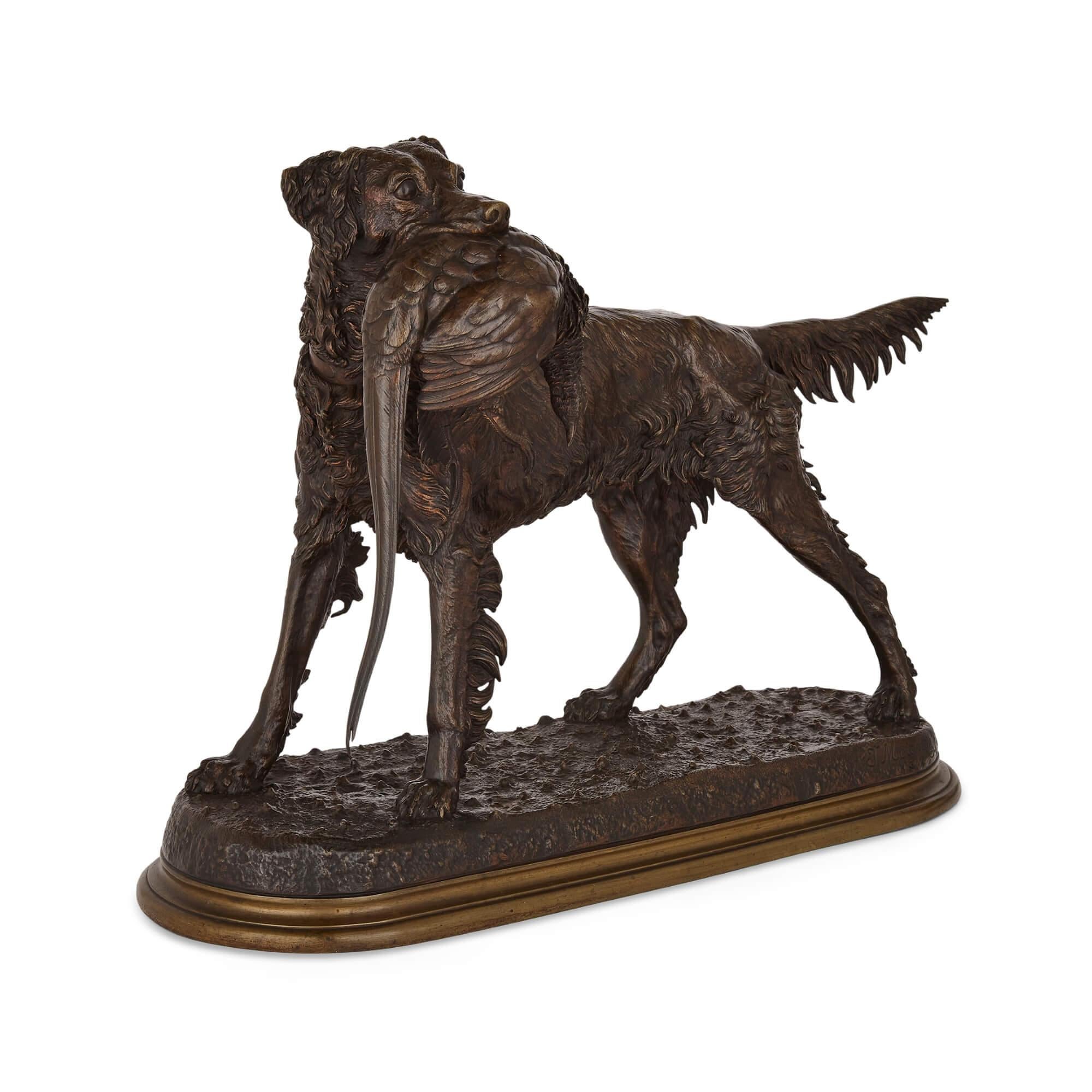 Belle Époque Paire de grands modèles de chiens de chasse en bronze patiné de Moigniez en vente