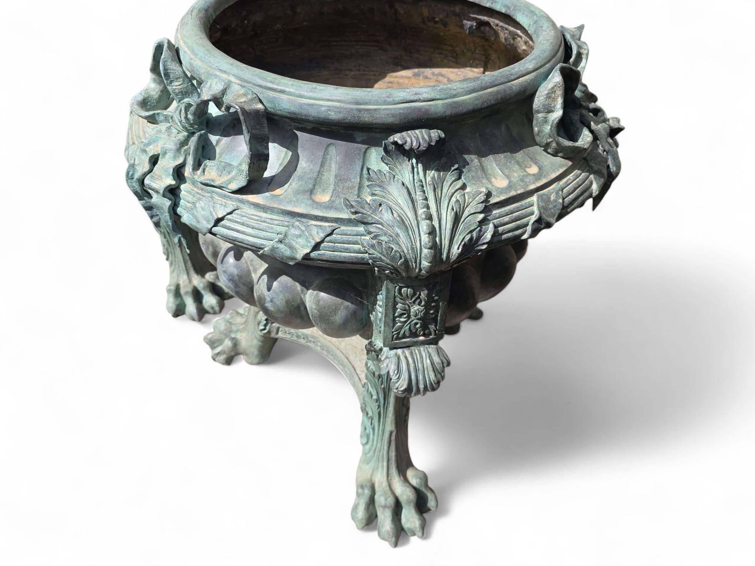 Pair of Large Patinated Bronze Planters with Floral Motifs, 1980s For Sale 7