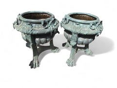 Paire de grandes jardinières en bronze patiné avec motifs floraux, années 1980