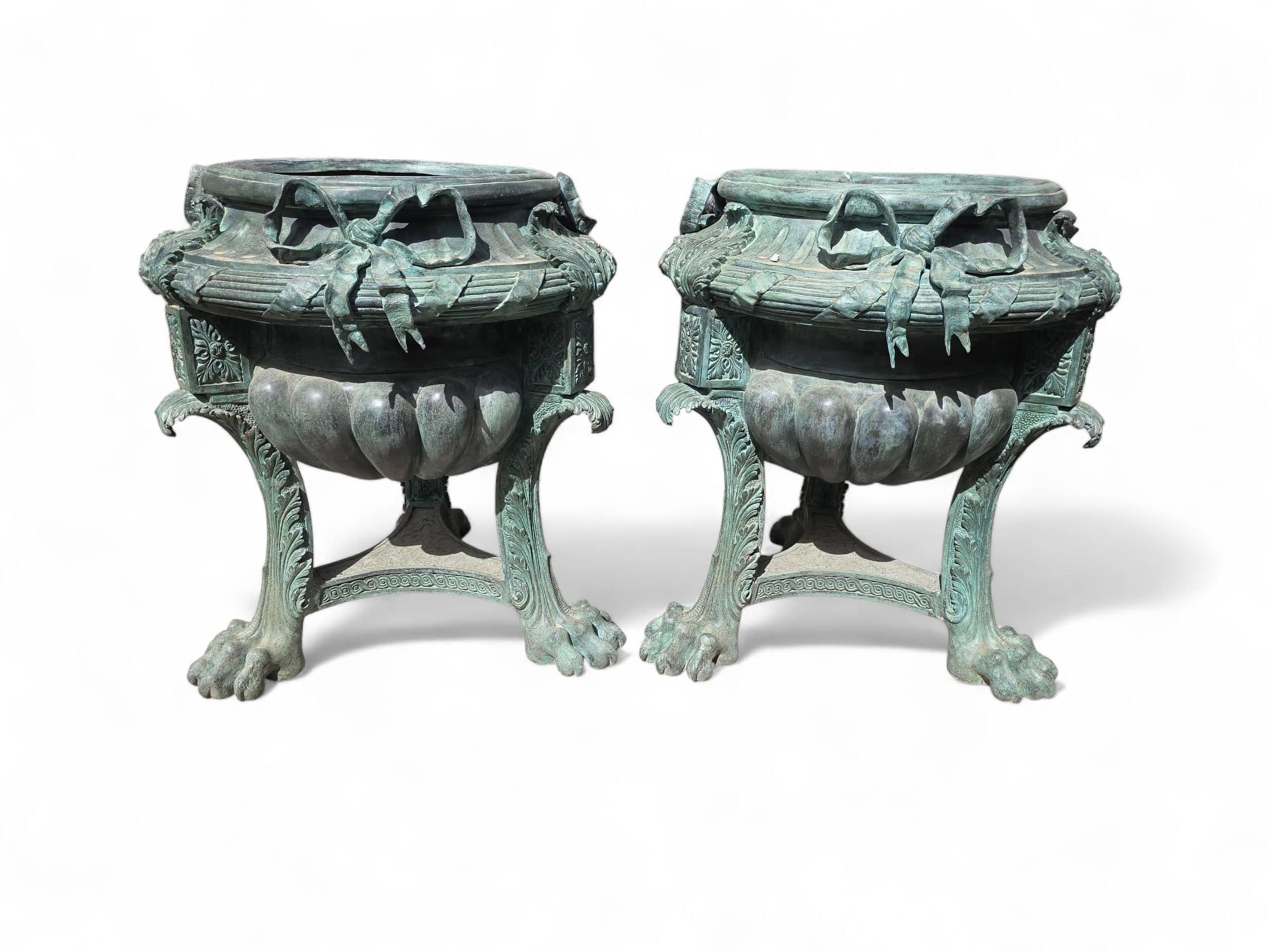 Pair of Large Patinated Bronze Planters with Floral Motifs, 1980s For Sale 2