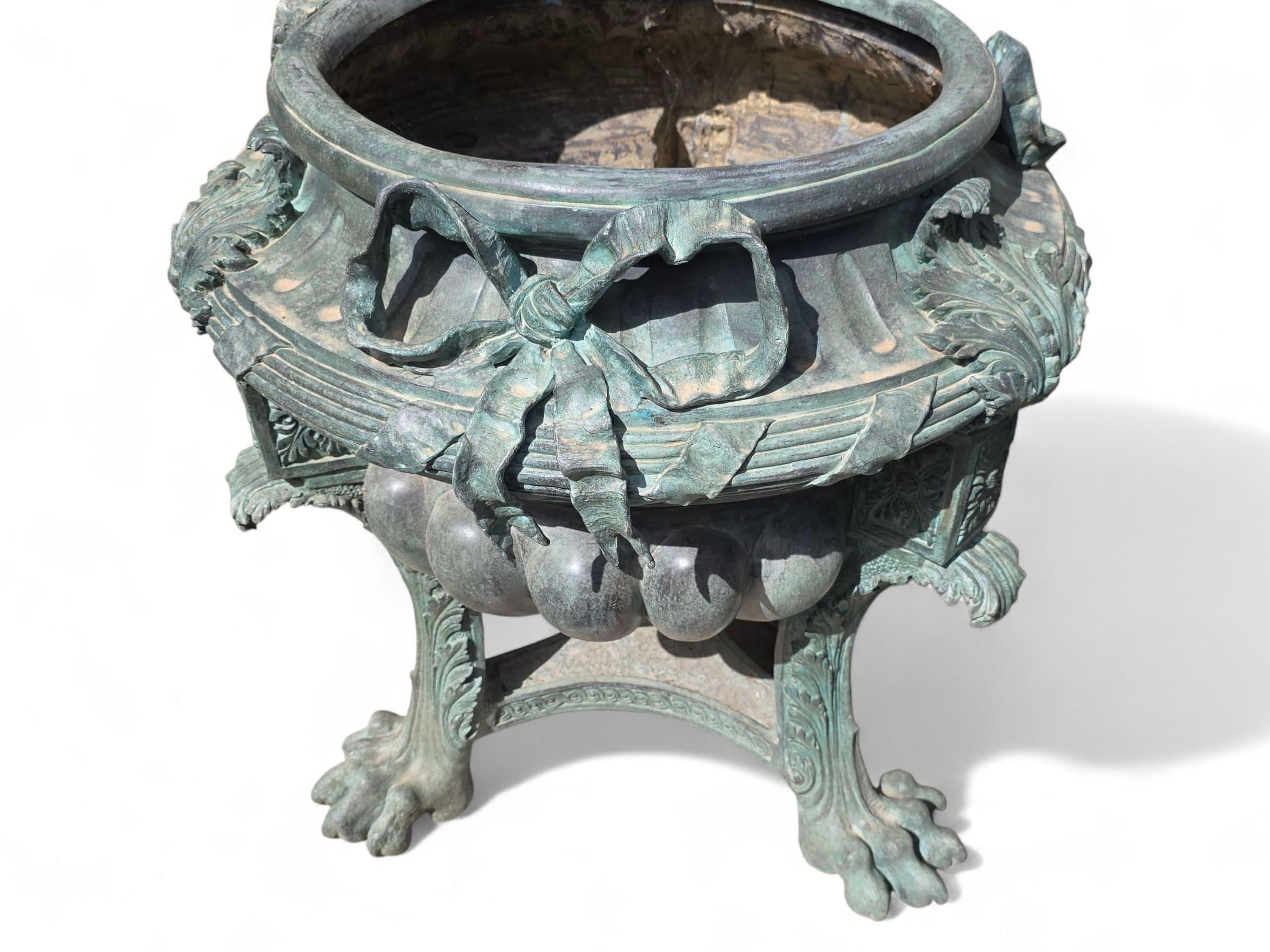 Pair of Large Patinated Bronze Planters with Floral Motifs, 1980s For Sale 4