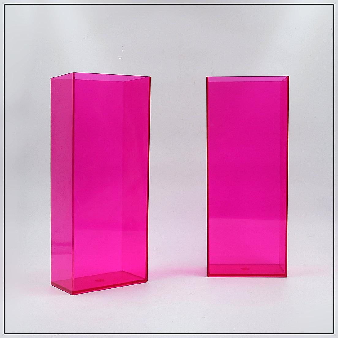 Coppia di grandi vasi rosa in acrilico - Modern 21th in vendita 4