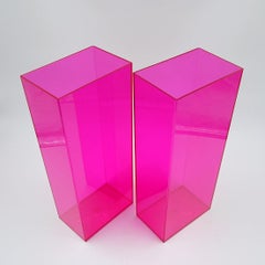 Große rosa Acrylvasen aus Acryl - Modernes 21. Jahrhundert, Paar