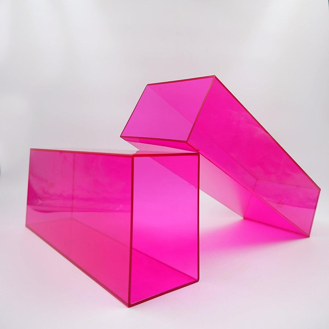 Moderno Coppia di grandi vasi rosa in acrilico - Modern 21th in vendita