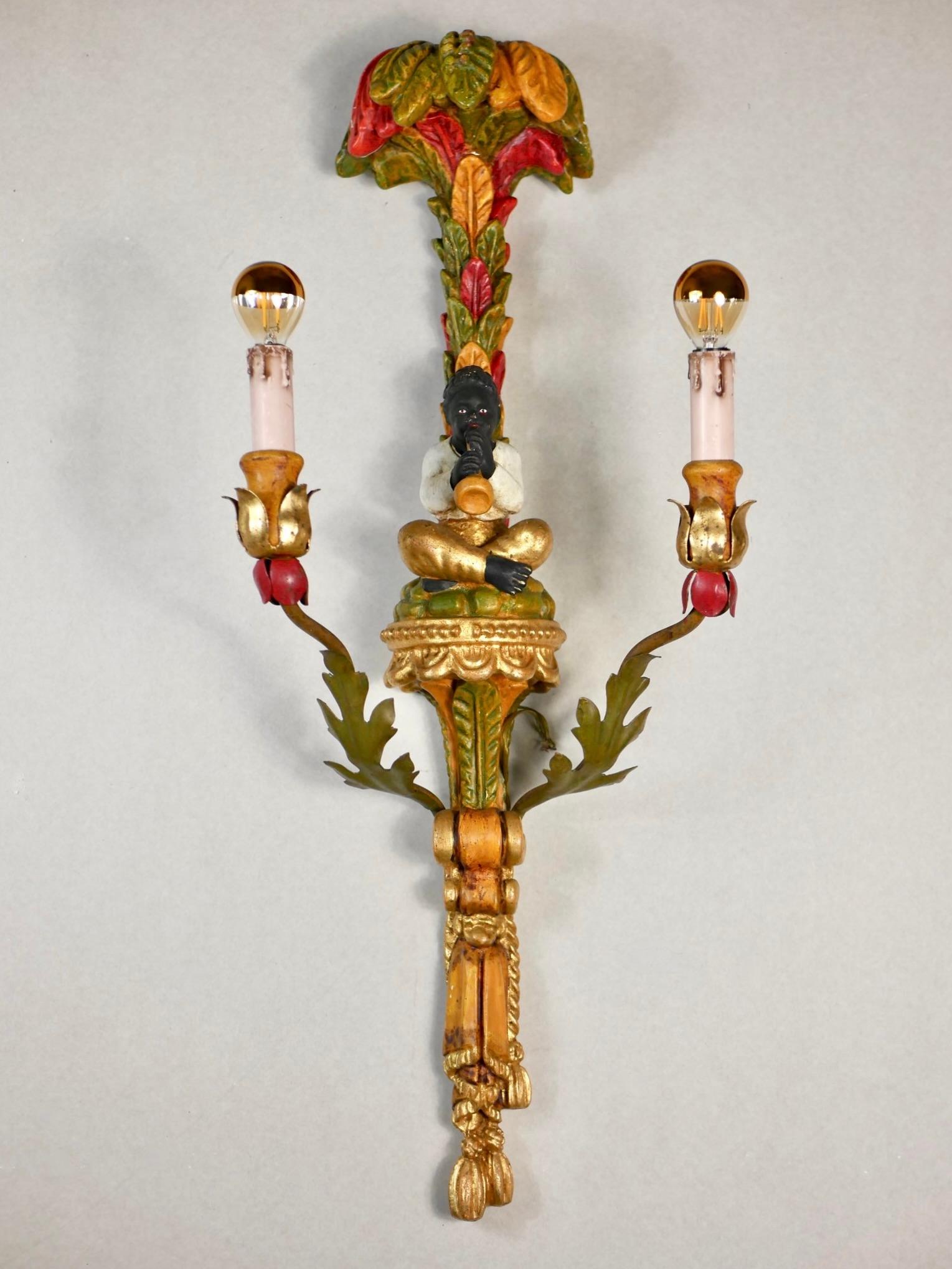Rococo Pair of large polychrome carved wood sconces, Italy, early 20th century For Sale