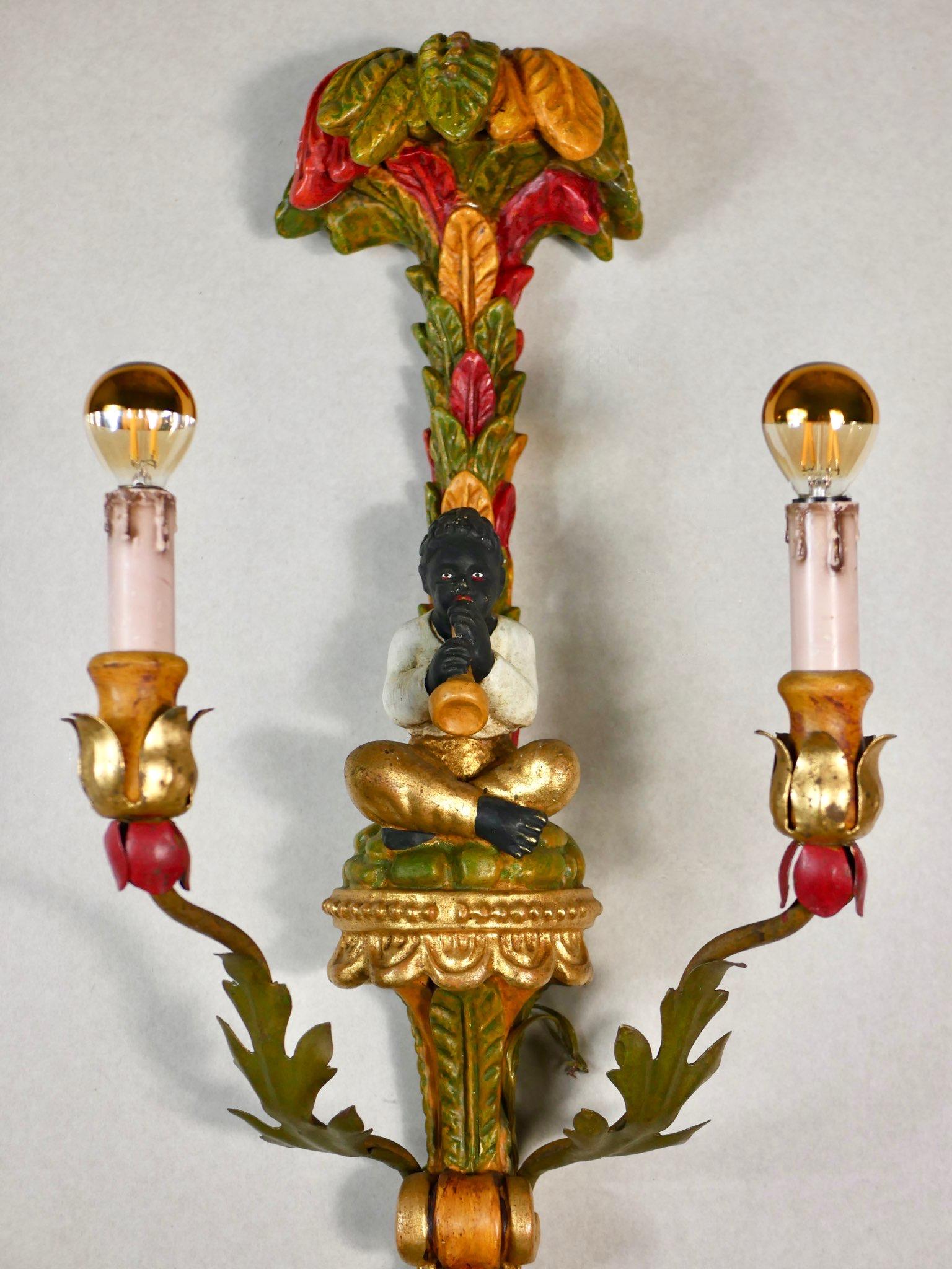 Italian Pair of large polychrome carved wood sconces, Italy, early 20th century For Sale