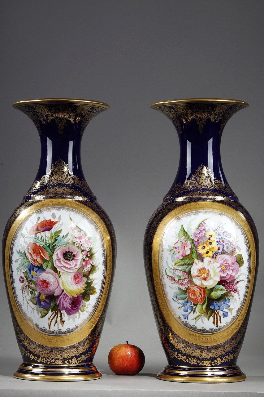 Important pair of porcelain vases of baluster form with high neck, of Napoleon III period. The cobalt blue background called 