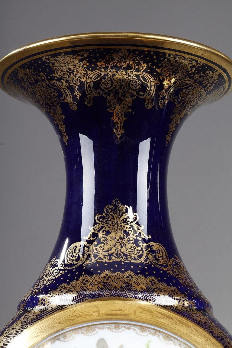 Pair of large porcelain vases with "Valentine blue" background For Sale