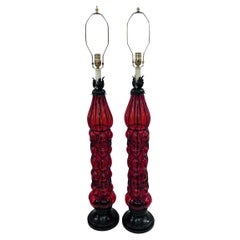 Pareja de grandes lámparas de cristal rojo