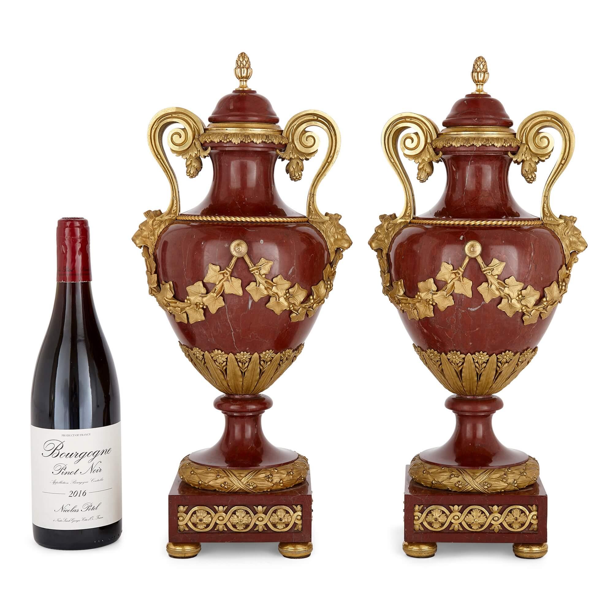 Paire de grands vases en marbre rouge et bronze doré par Dasson en vente 1