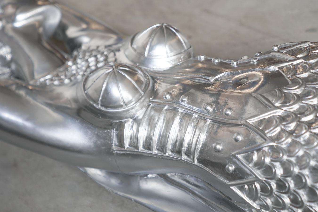 Paire de grandes sculptures Art Déco en résine, récupérées sur un bateau de croisière des années 90 en vente 11