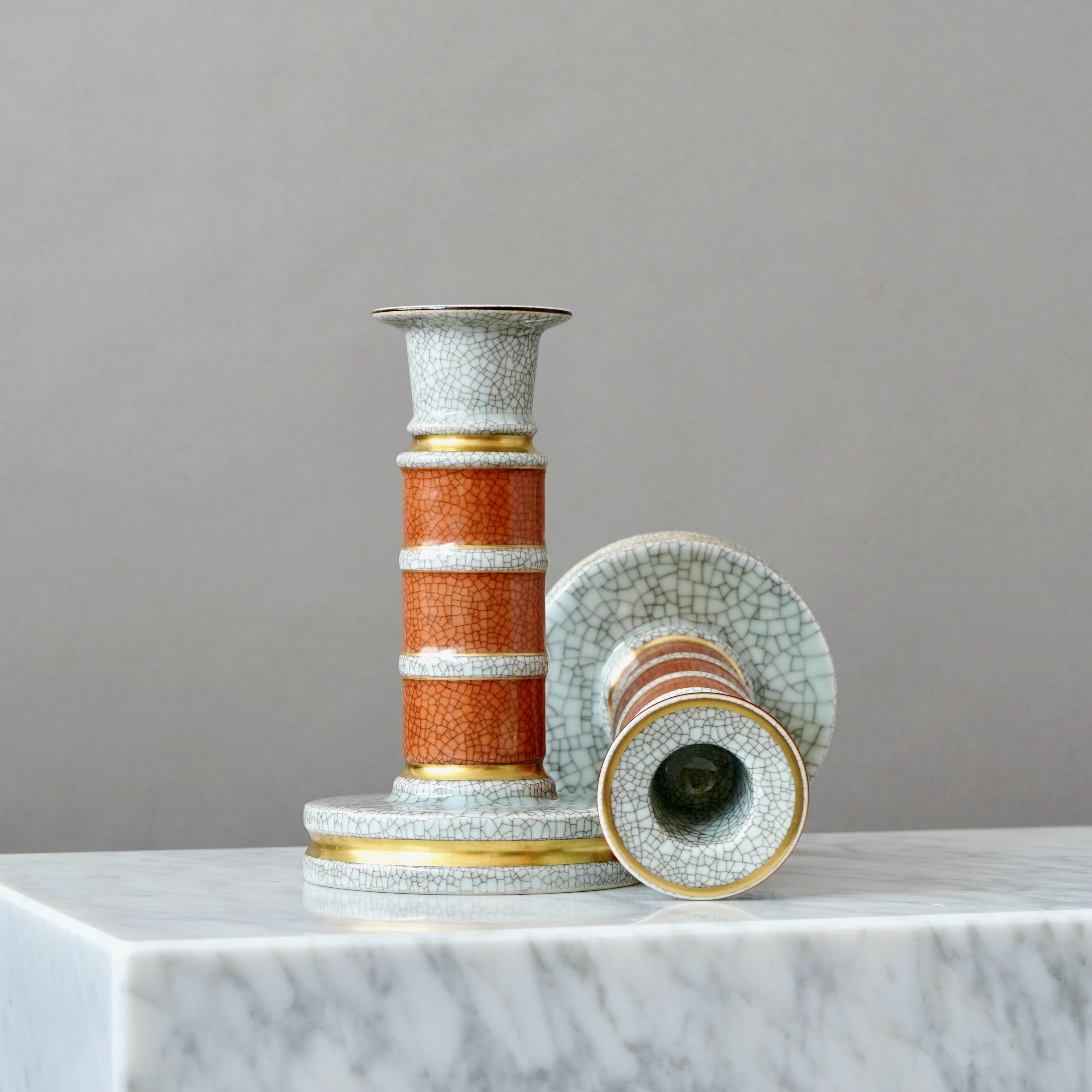 Scandinavo moderno Coppia di grandi candelieri Royal Copenhagen con smalto craquelé. Thorkild Olsen, 1959 in vendita
