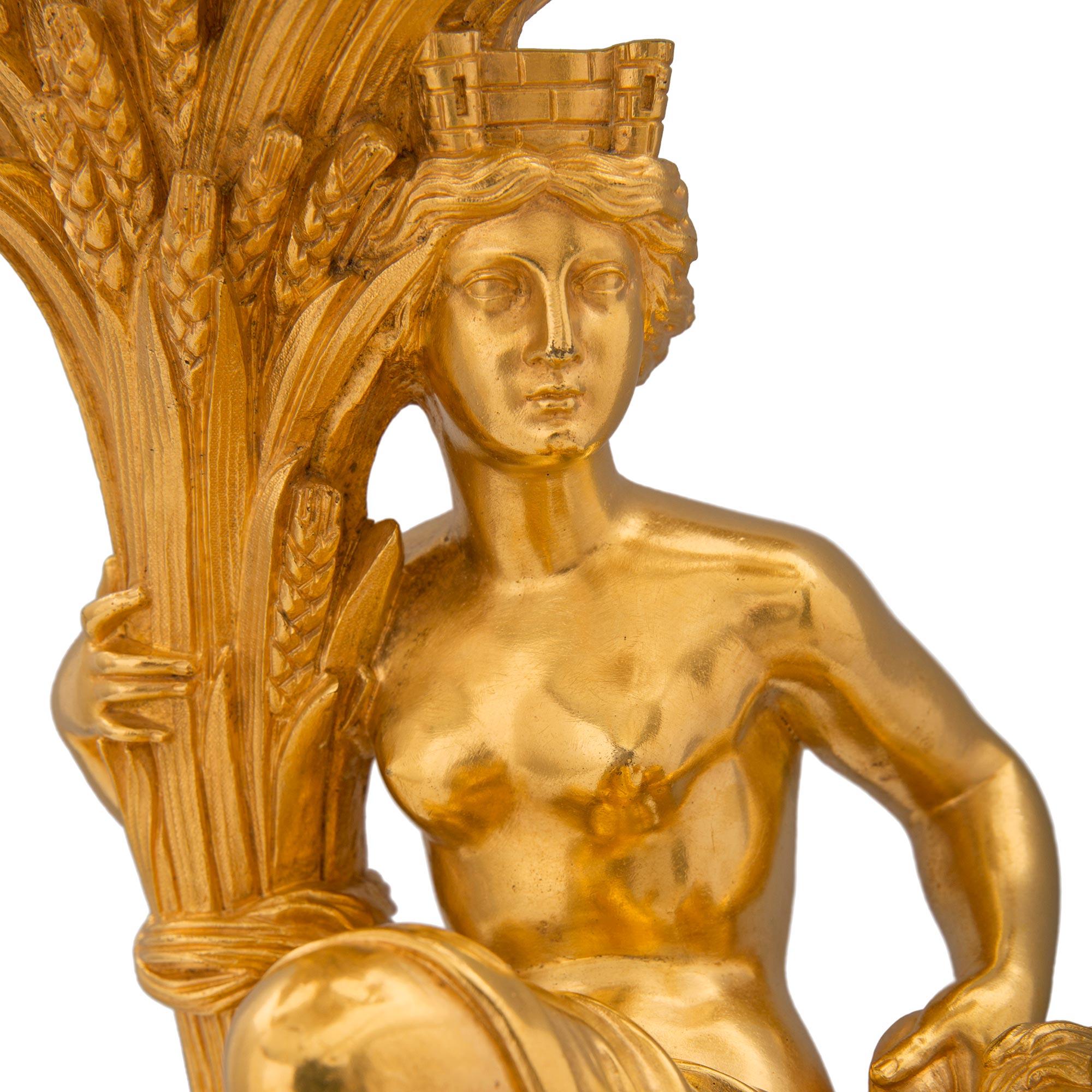 Coppia di grandi lampade a candelabro francesi del XIX secolo, in stile Luigi XV, ornate di ormolu in vendita 3