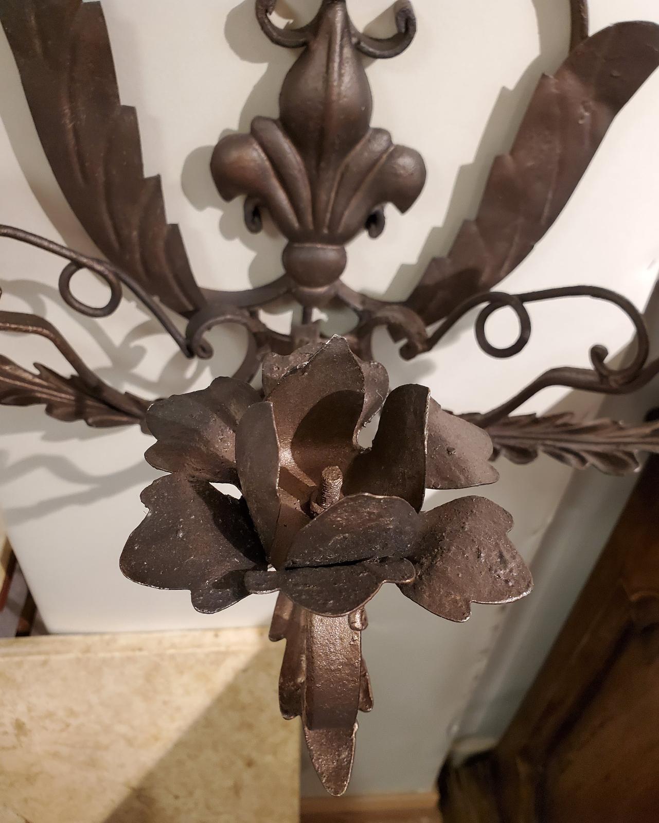 Pair of Large Scale Late 19th Century Italian Metal Wall Sconces with Leaf Motif For Sale 3